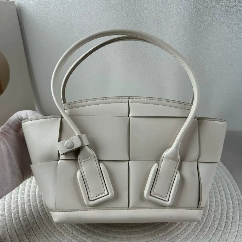 Bottega Veneta Women   Bag Very Good Condition
