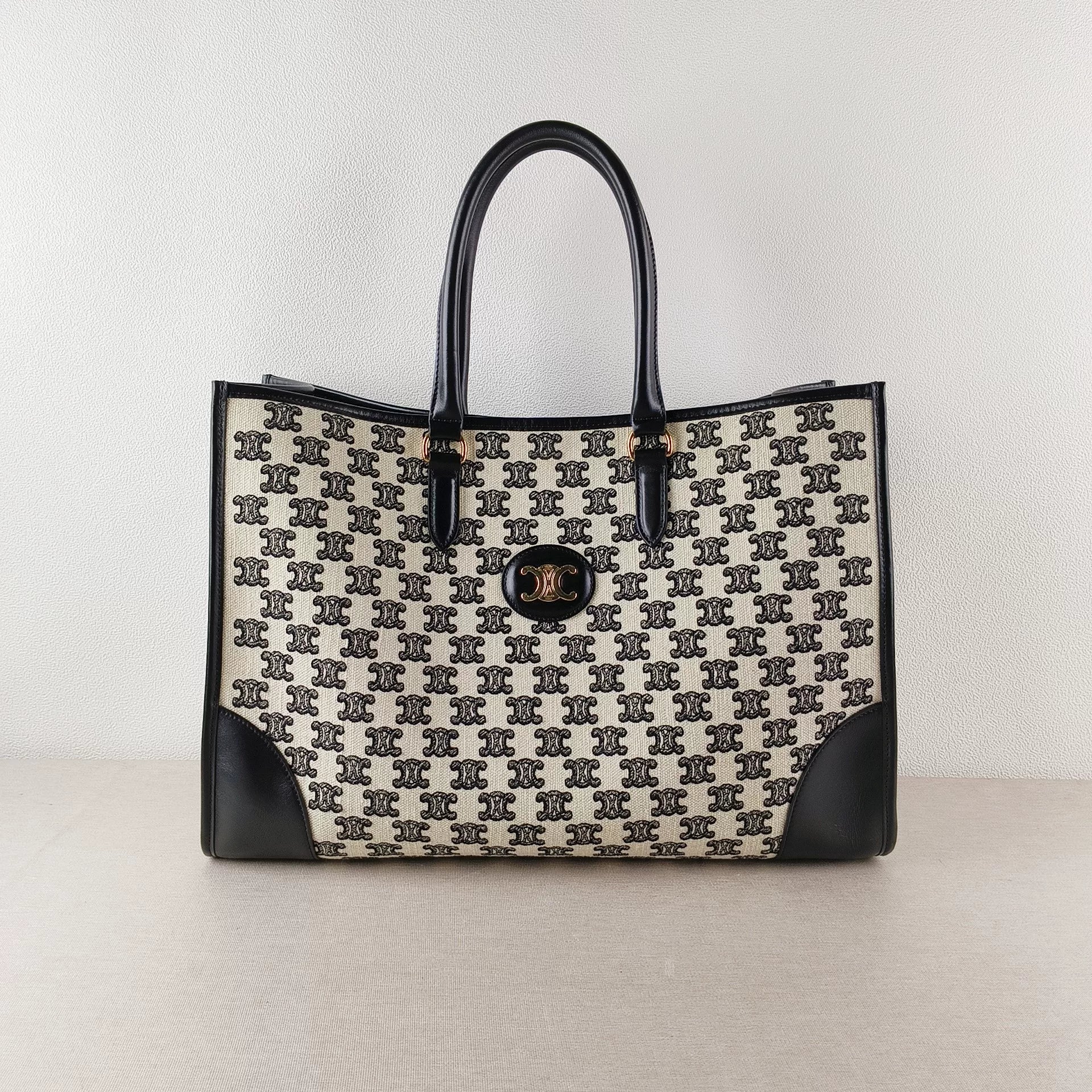 Celine Women   Bag Very Good Condition