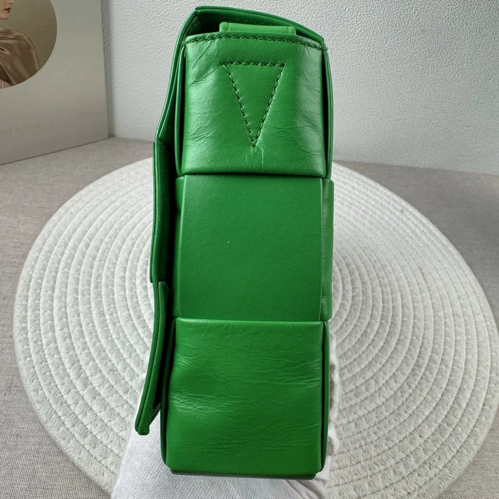 Bottega Veneta Women   Bag Very Good Condition