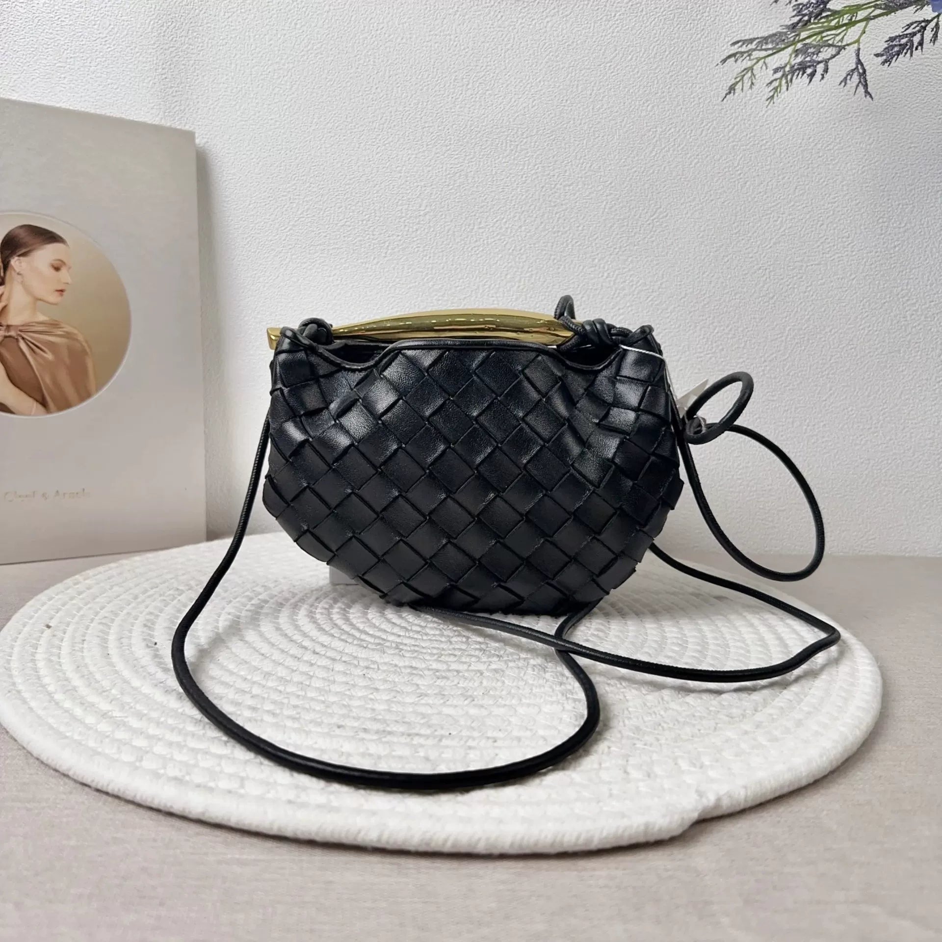 Bottega Veneta Women   Bag Very Good Condition