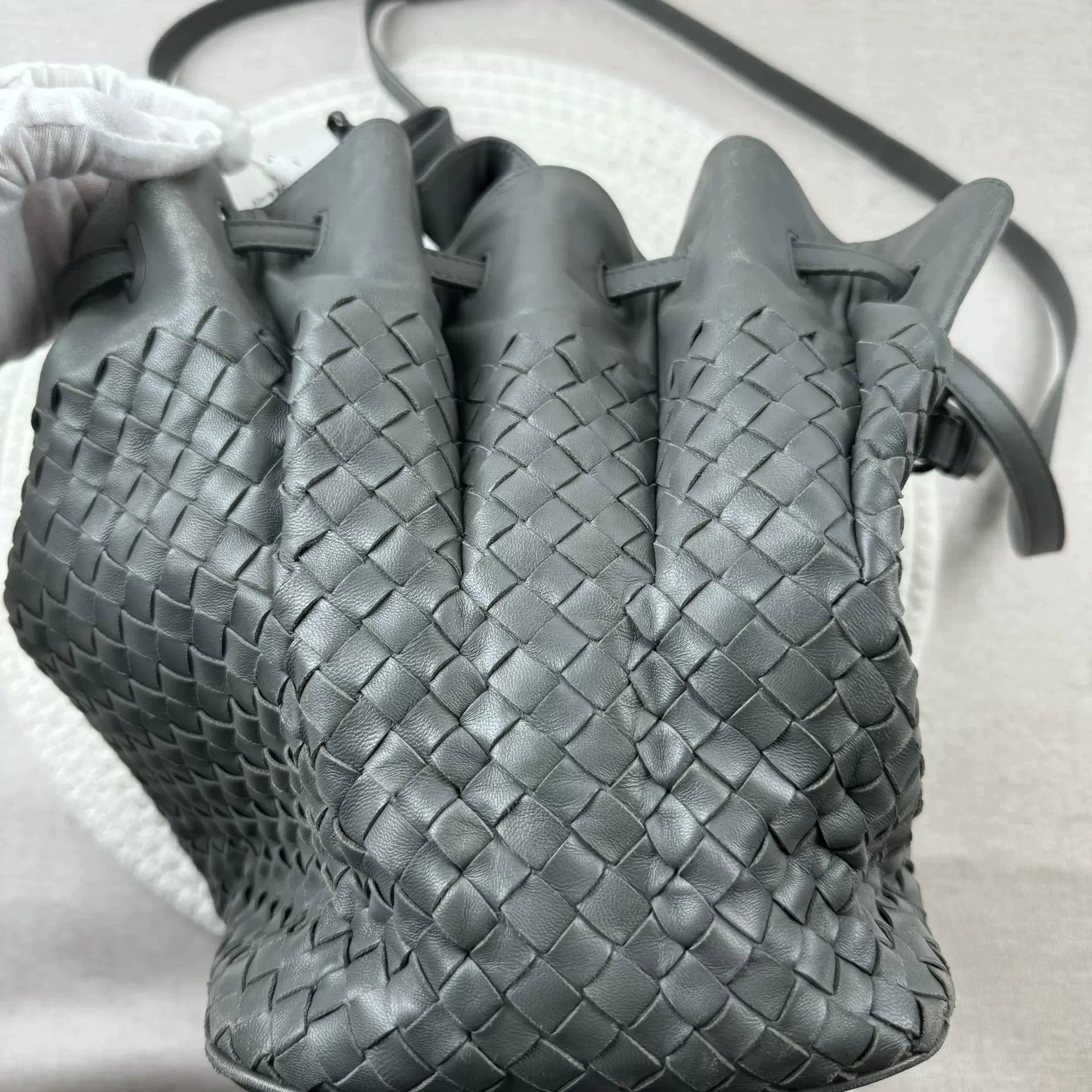 Bottega Veneta Women   Bag Very Good Condition
