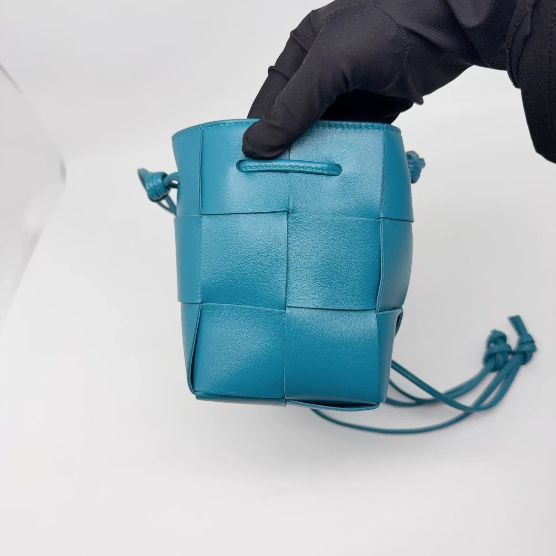 Bottega Veneta Women   Bag Very Good Condition