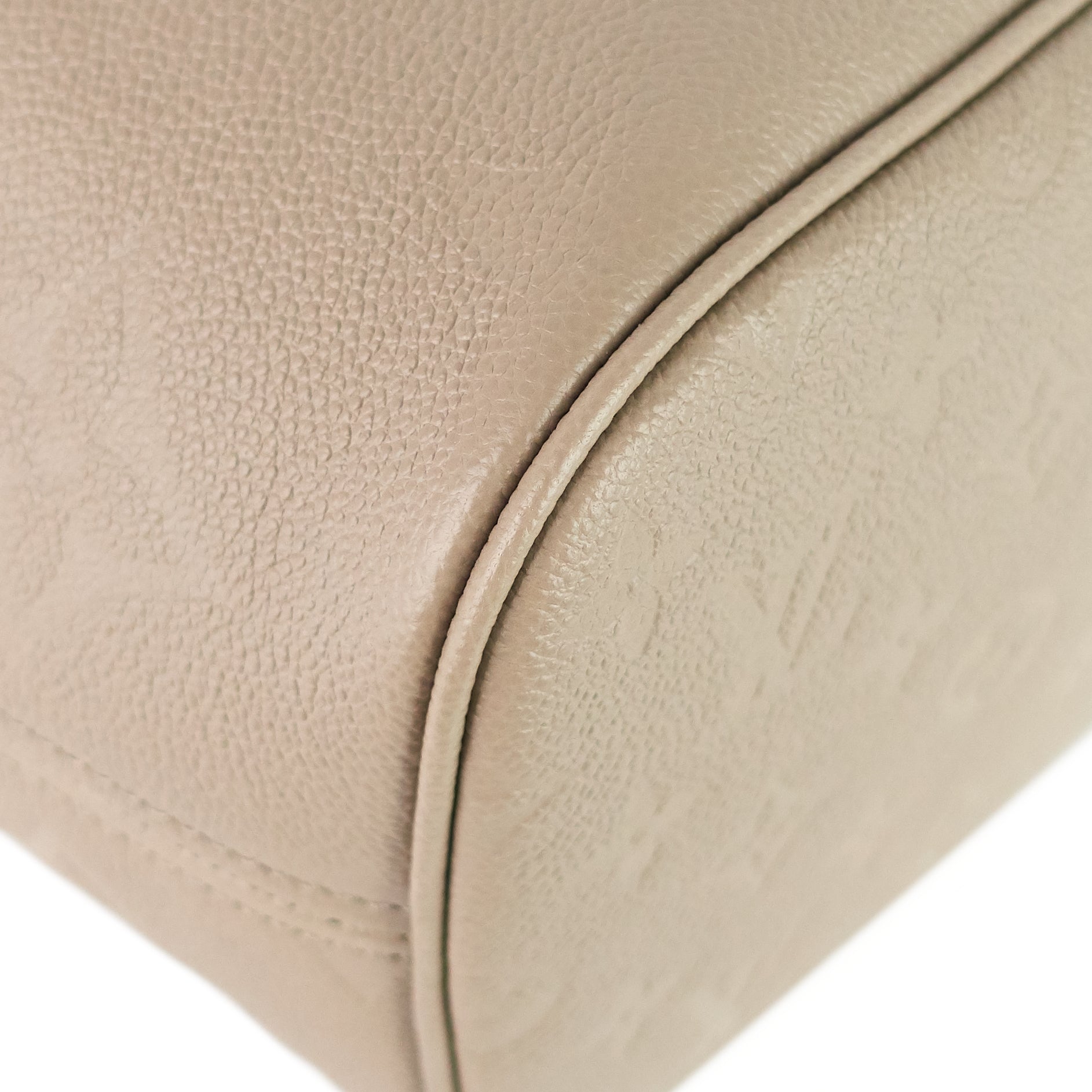Louis Vuitto Neverfull MM Giant Monogram Empreinte Leather Tote Bag