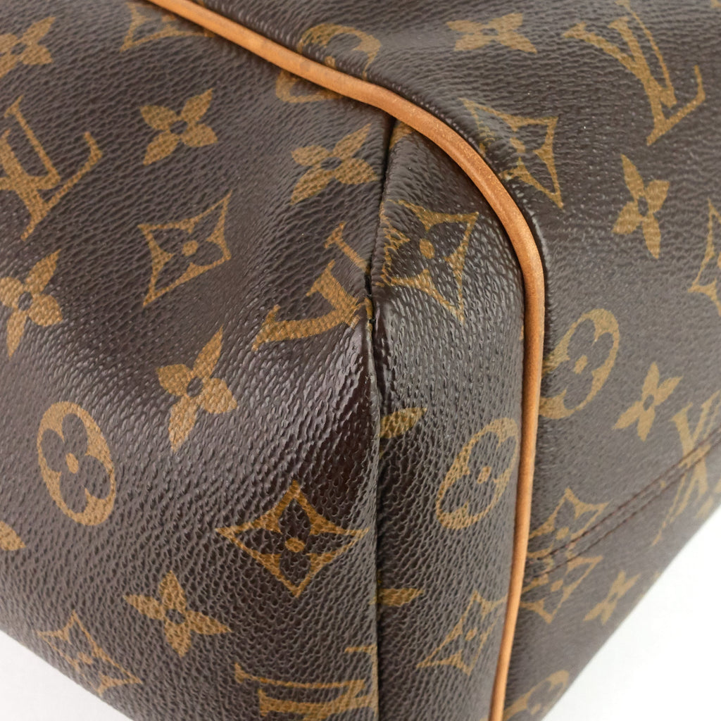 Louis Vuitto Totally MM Monogram Canvas Tote Bag