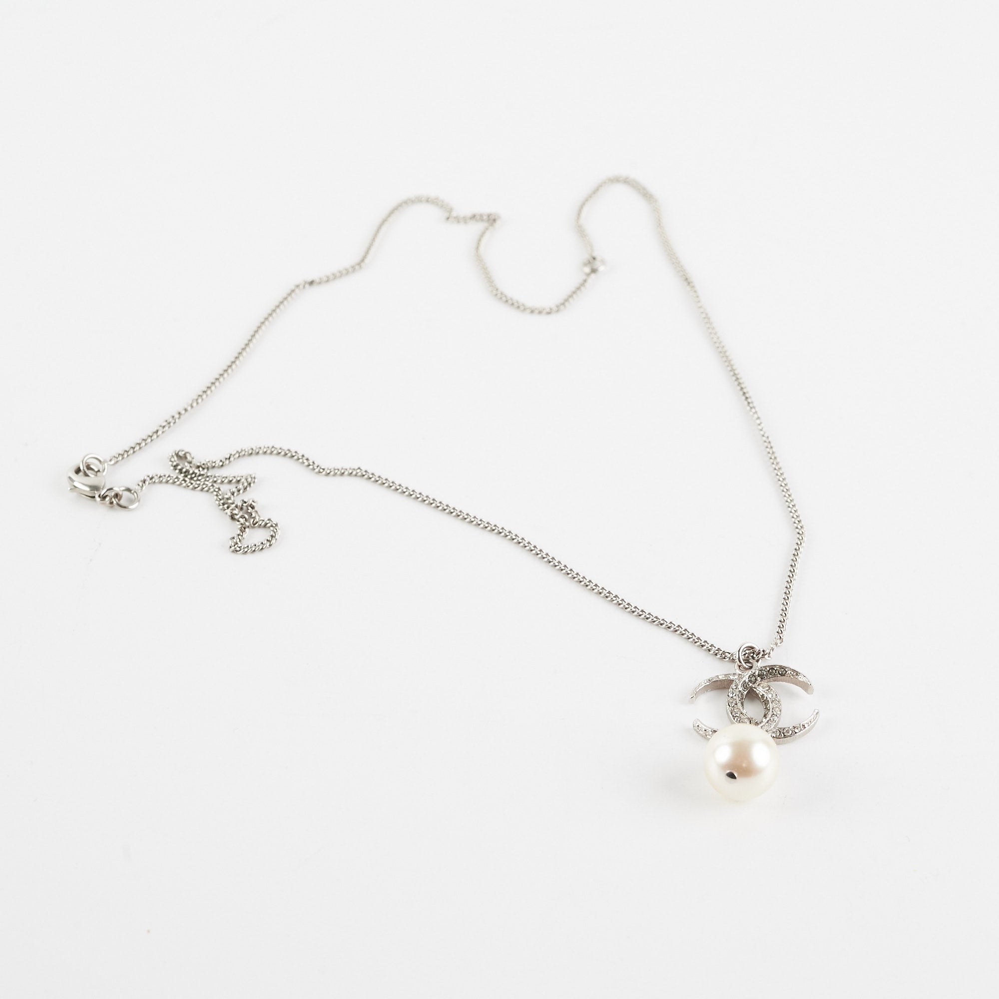 Chanel CC Necklace With Pearl (Costume Jewellery)