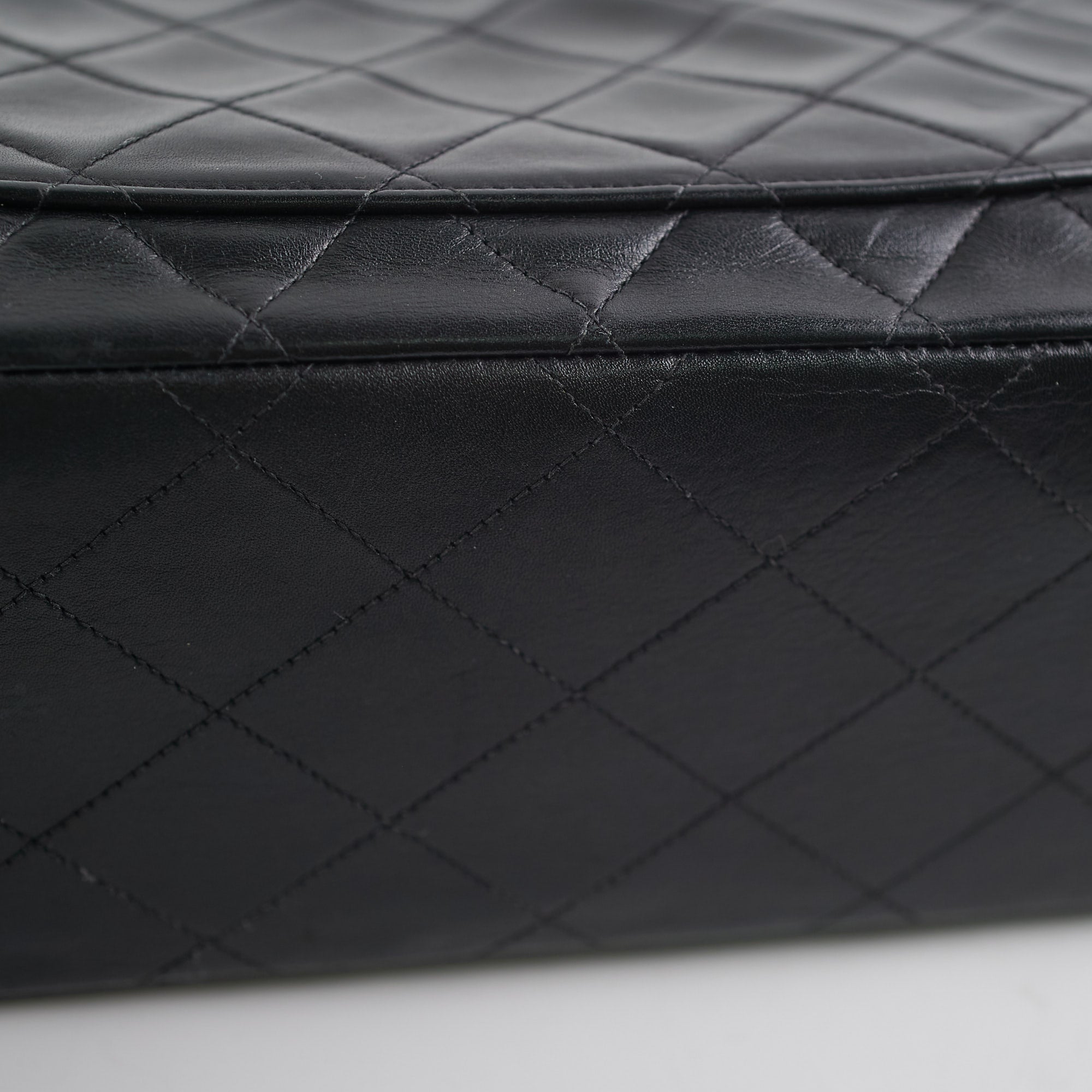 Chanel Vintage Maxi Jumbo Black 24K Gold
