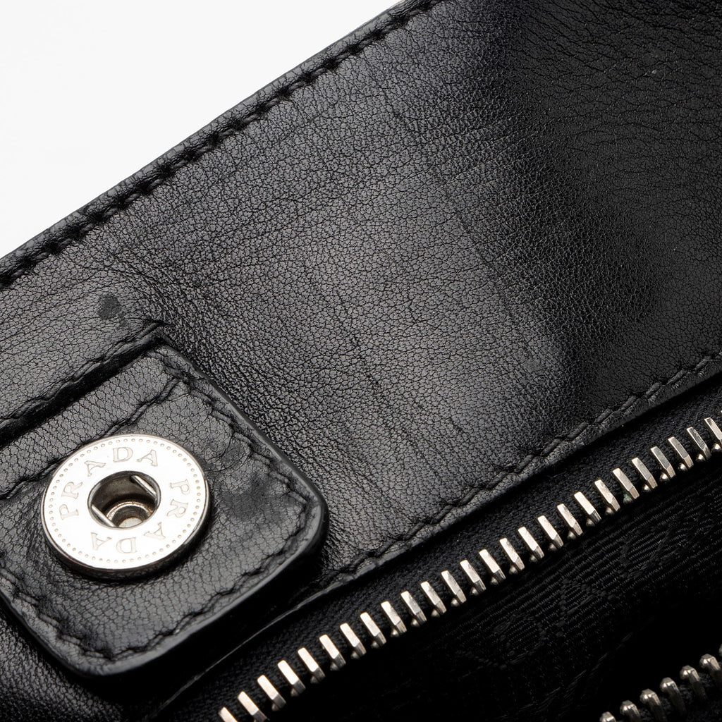 Prada Aged Calfskin Flap Messenger Bag (SHF-D2J23z)