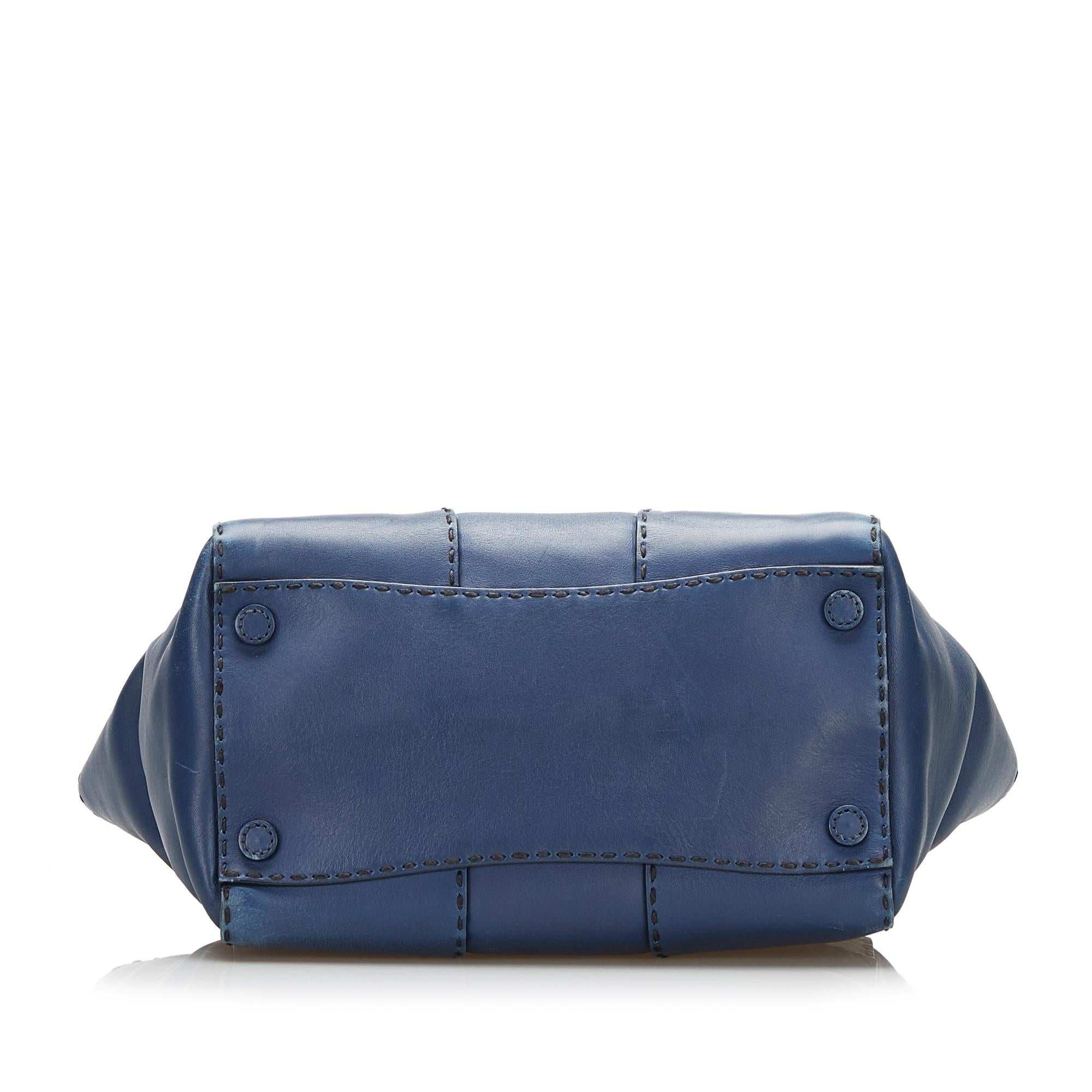 Prada Calfskin Stitched Handbag (SHG-JgY2rH)