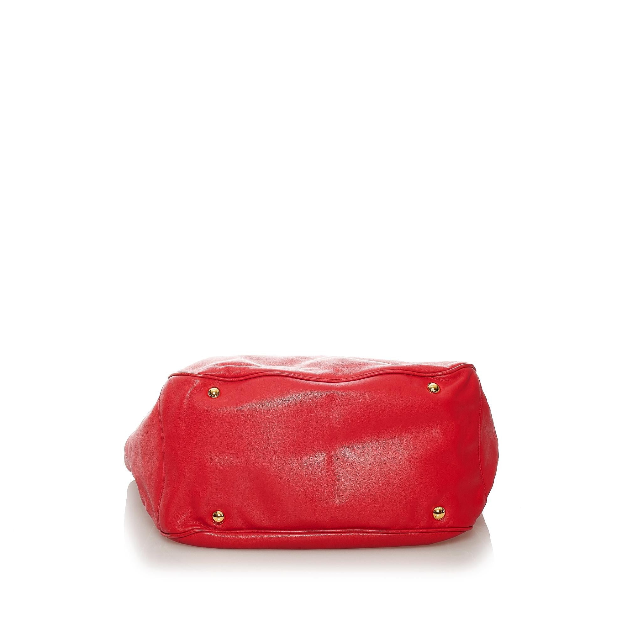 Prada Cervo Lux Shoulder Bag (SHG-27154)