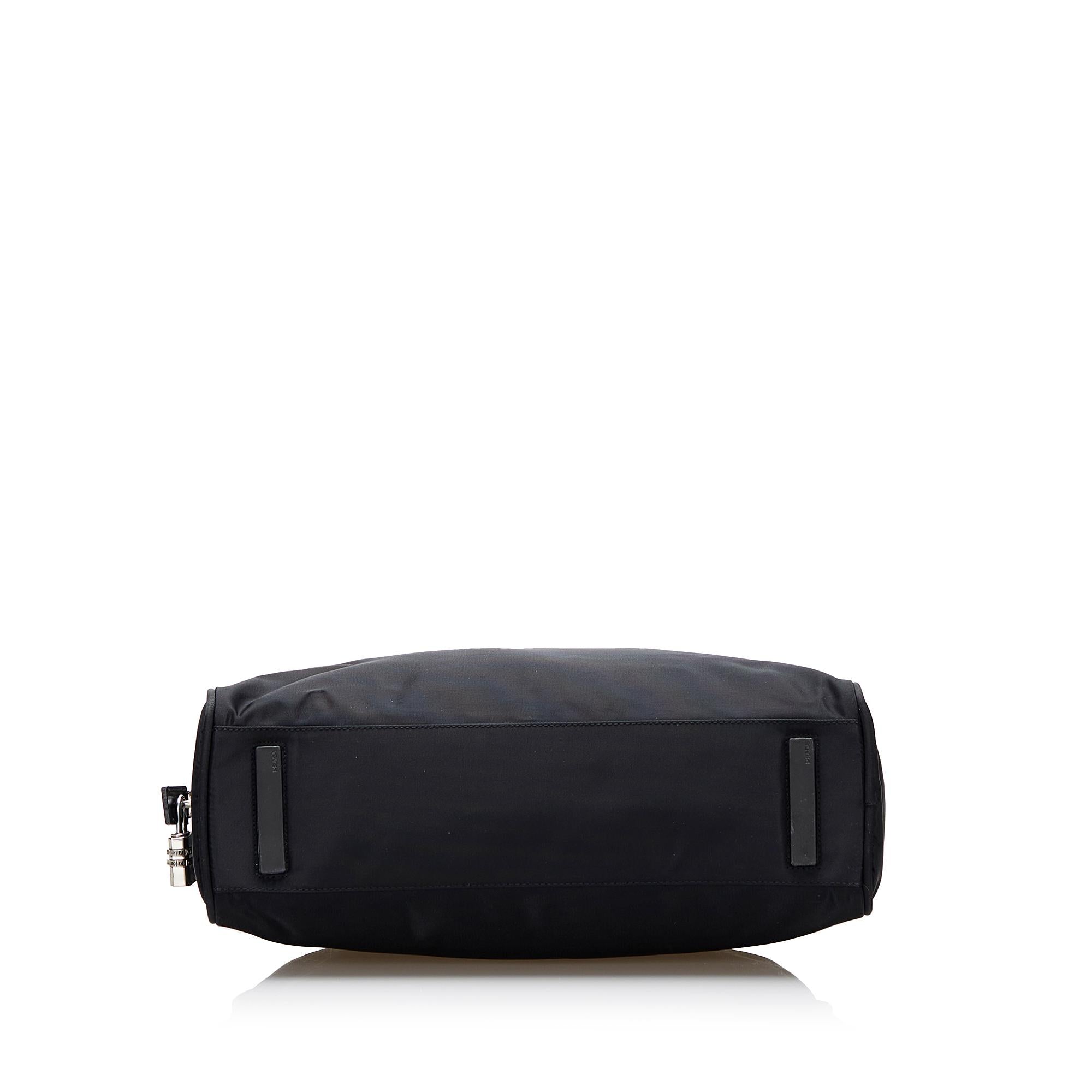 Prada Tessuto Shoulder Bag (SHG-KVLfZd)