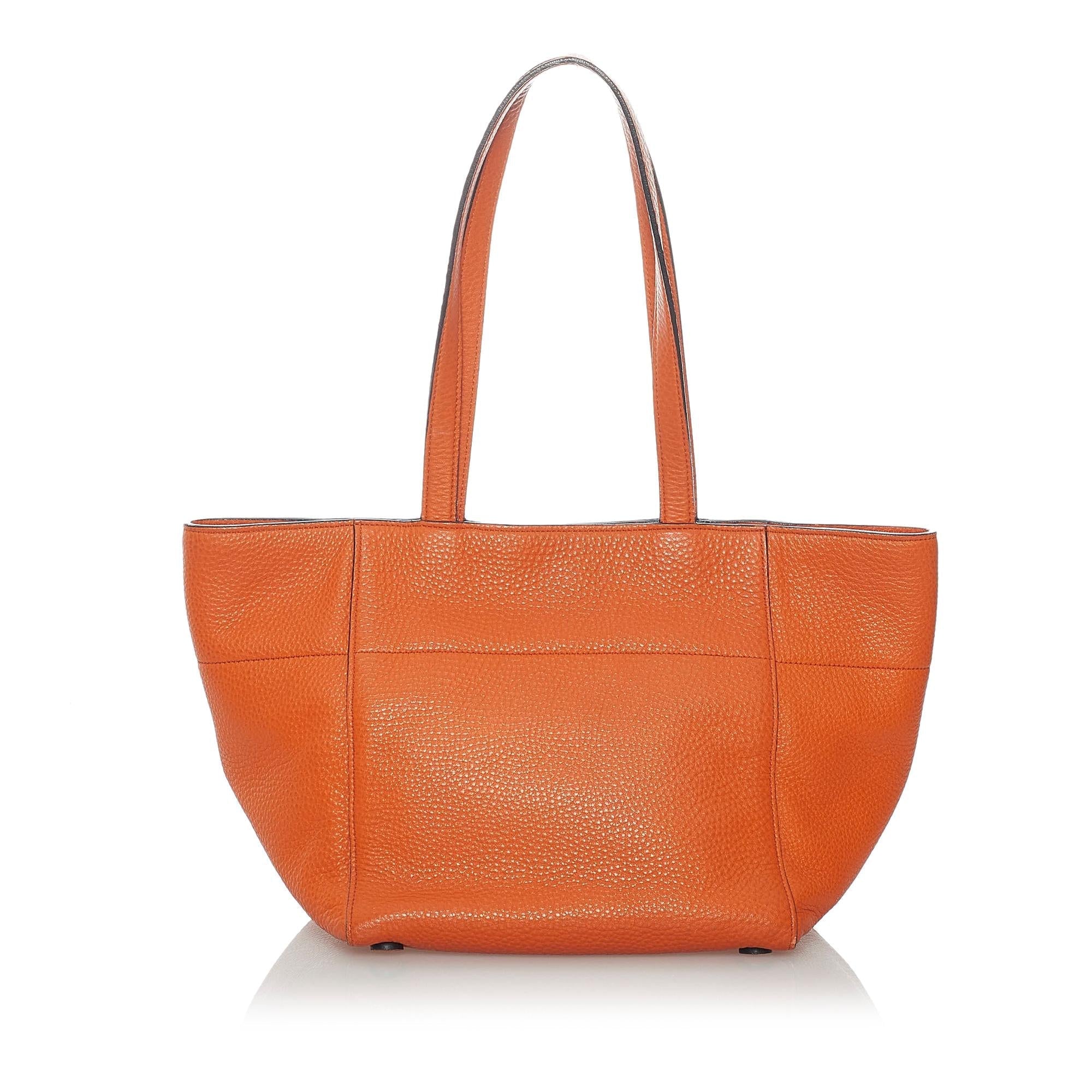 Prada Vitello Daino Leather Tote (SHG-Y0yh3U)