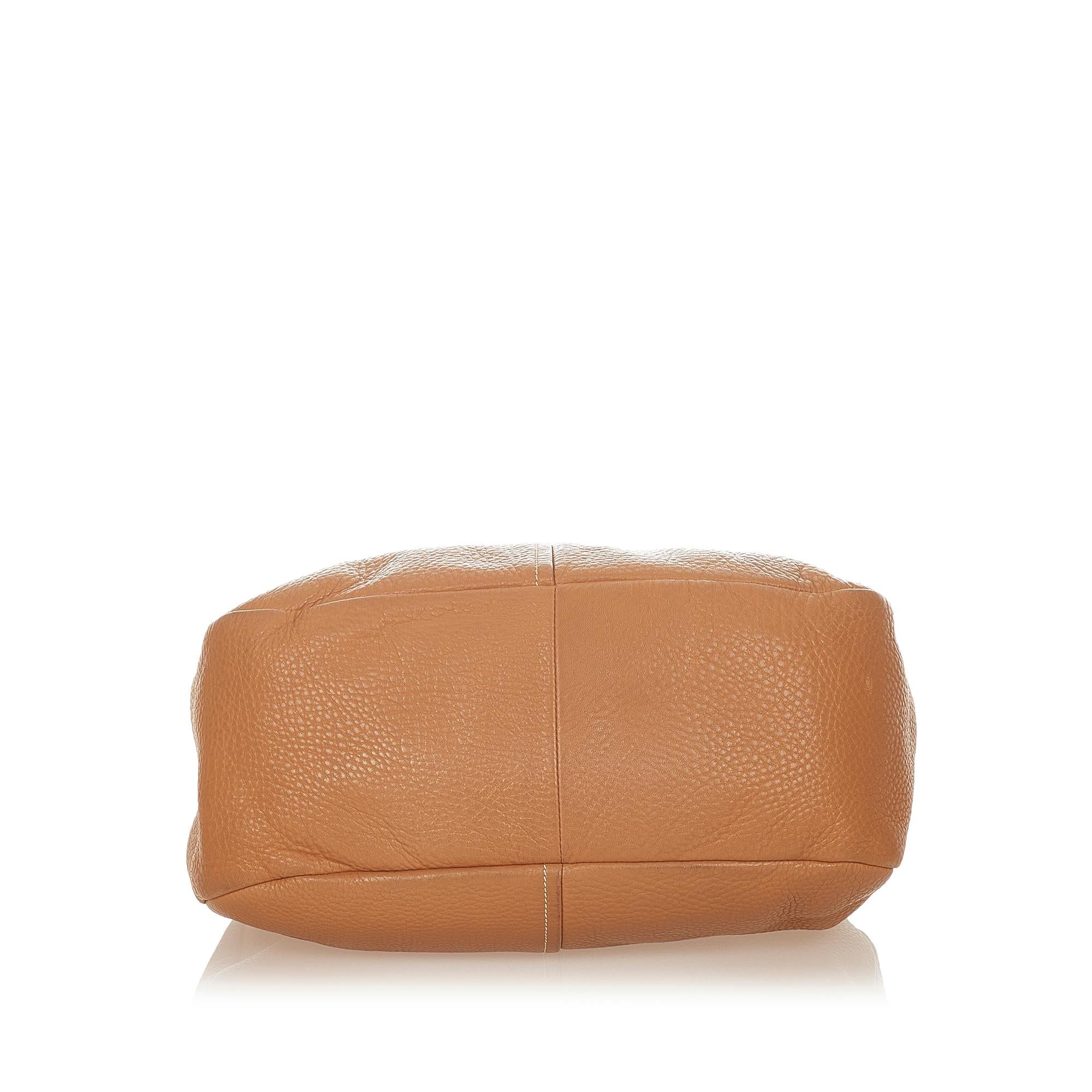 Prada Vitello Daino Shoulder Bag (SHG-24467)