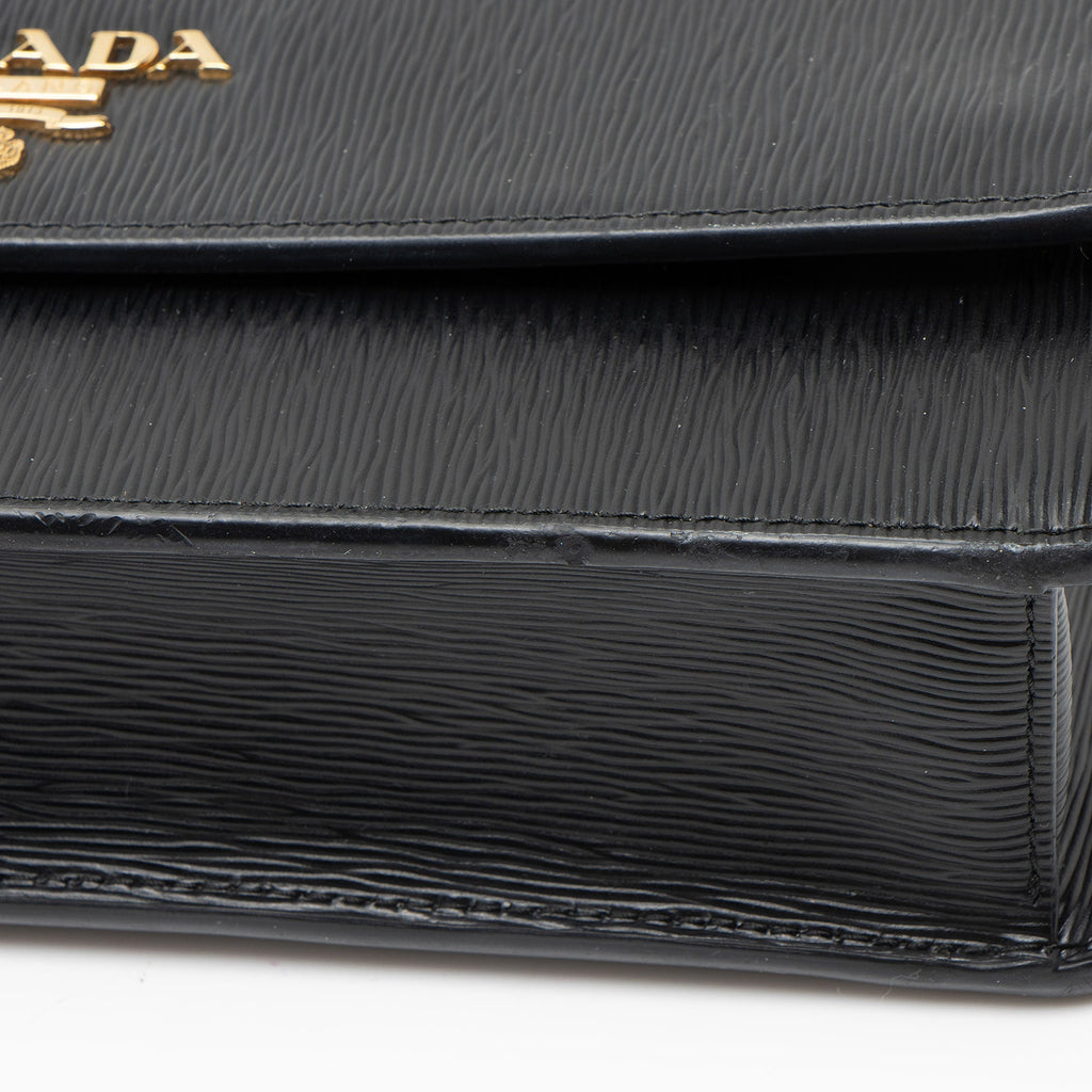 Prada Vitello Move Mini Wallet on Chain