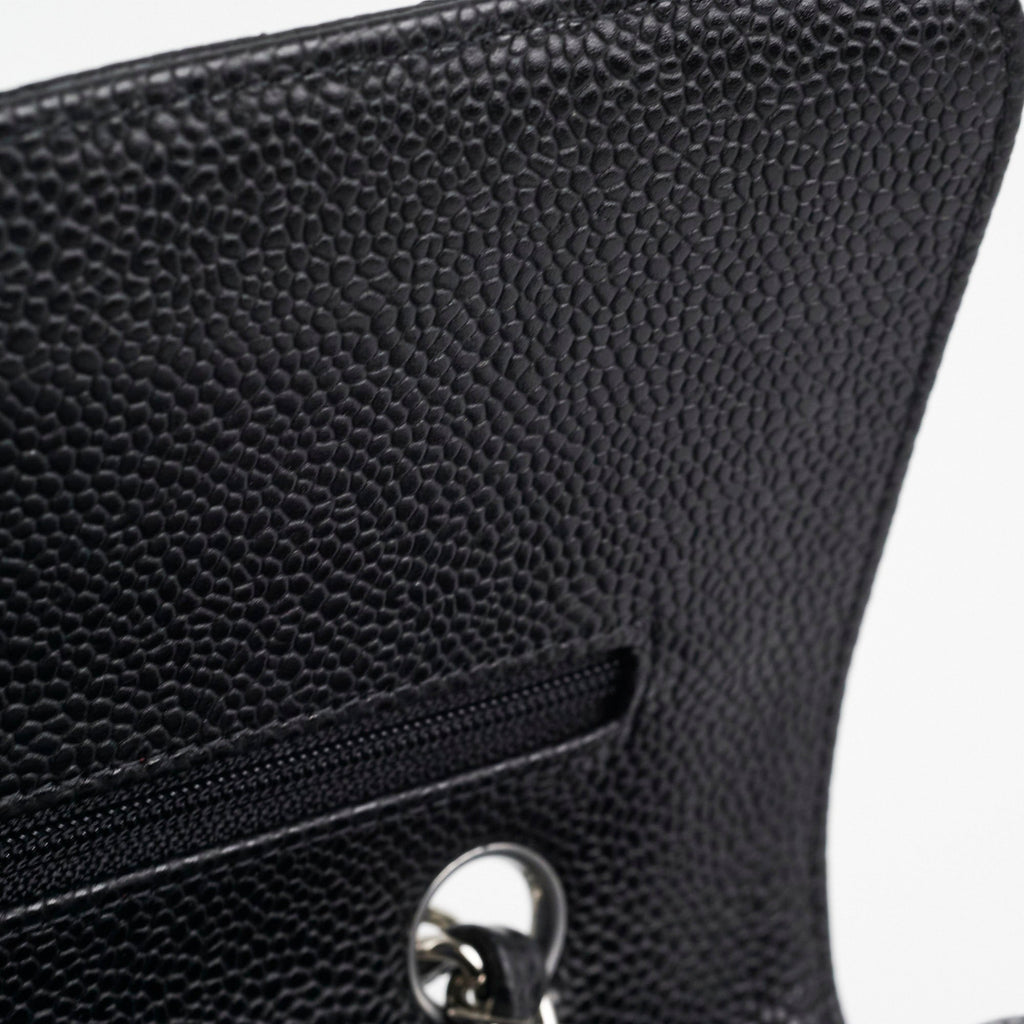 Chanel Medium/Large Classic Flap Caviar Black