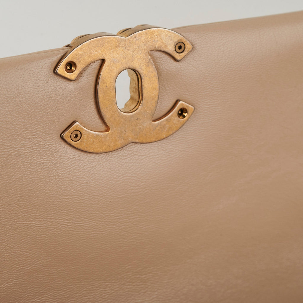 ITEM 19 - Chanel Small 19 Light Beige
