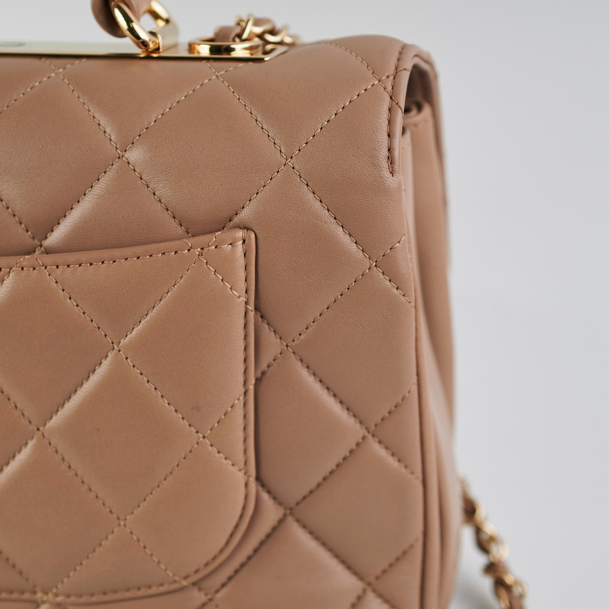 ITEM 18 - Chanel medium trendy cc removable strap dark beige