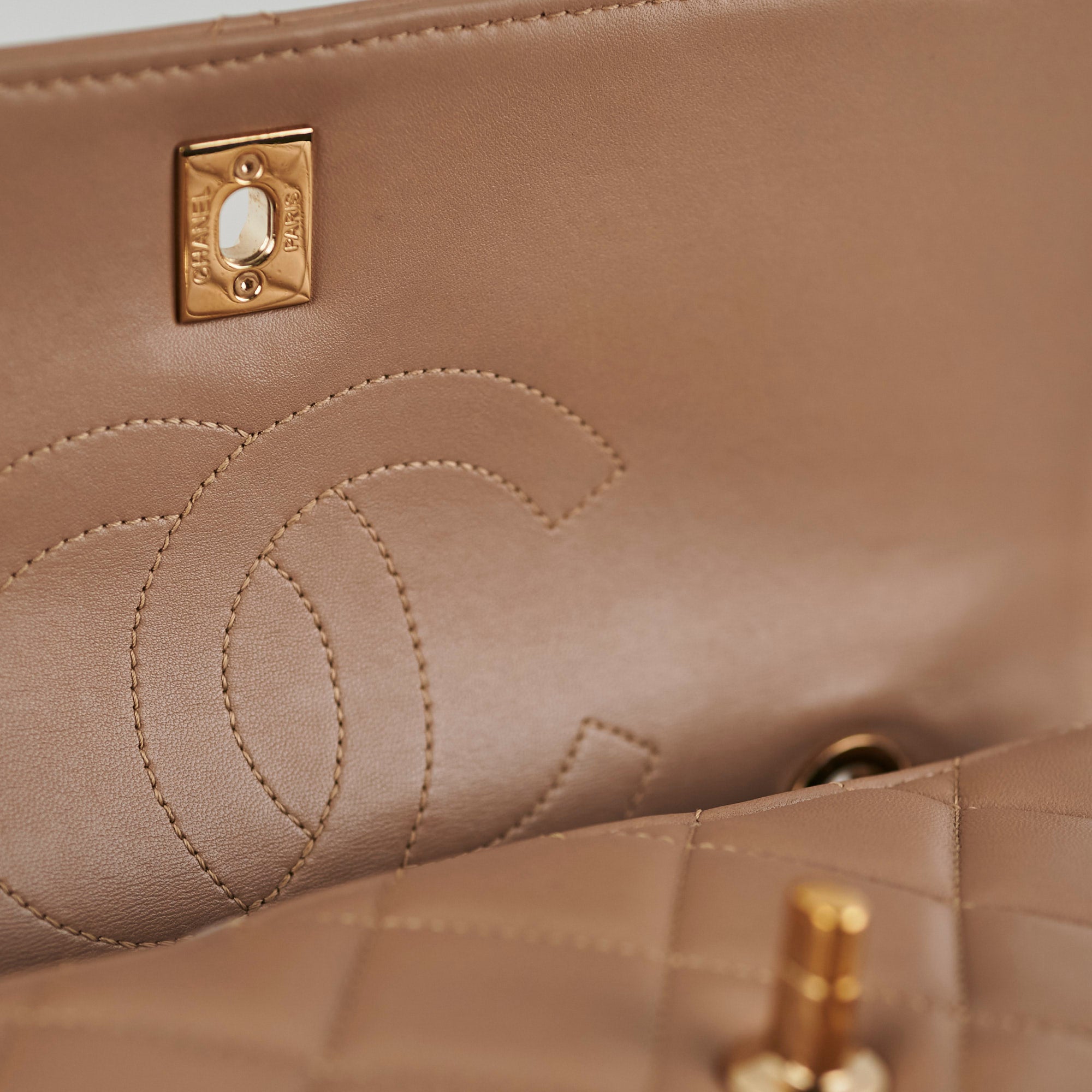 ITEM 18 - Chanel medium trendy cc removable strap dark beige