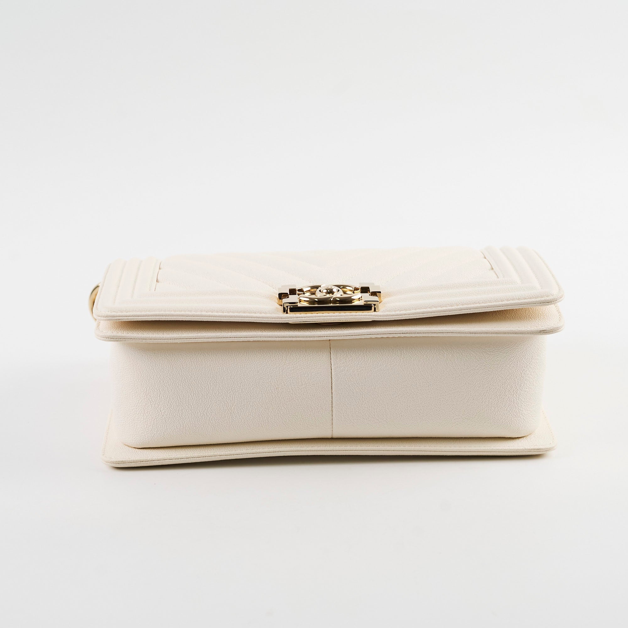 Chanel Old Medium Boy Chevron White Caviar - Series 29