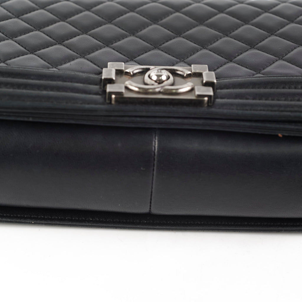 Chanel Old Medium Boy Lambskin Black