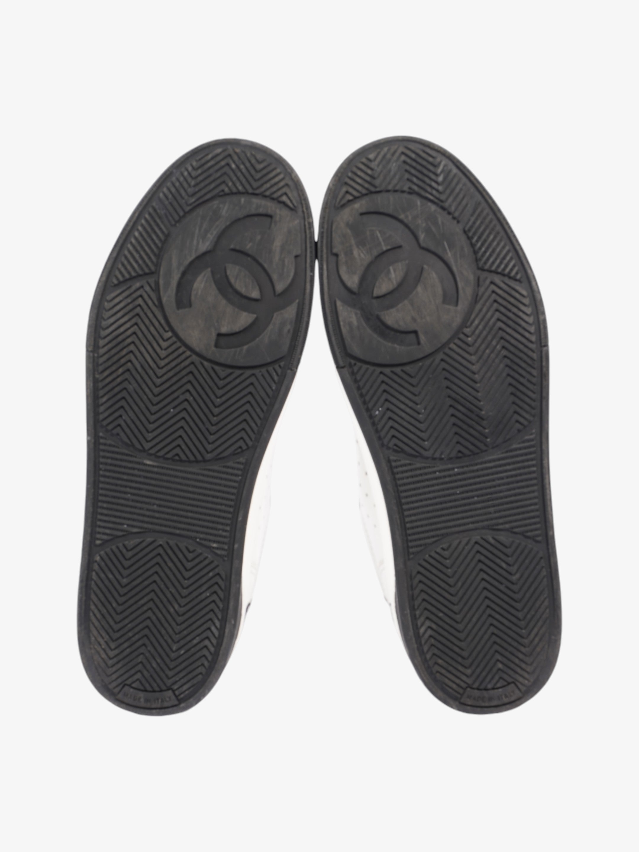 Chanel Logo Low Top Sneaker White / Black Leather EU 39 UK 6