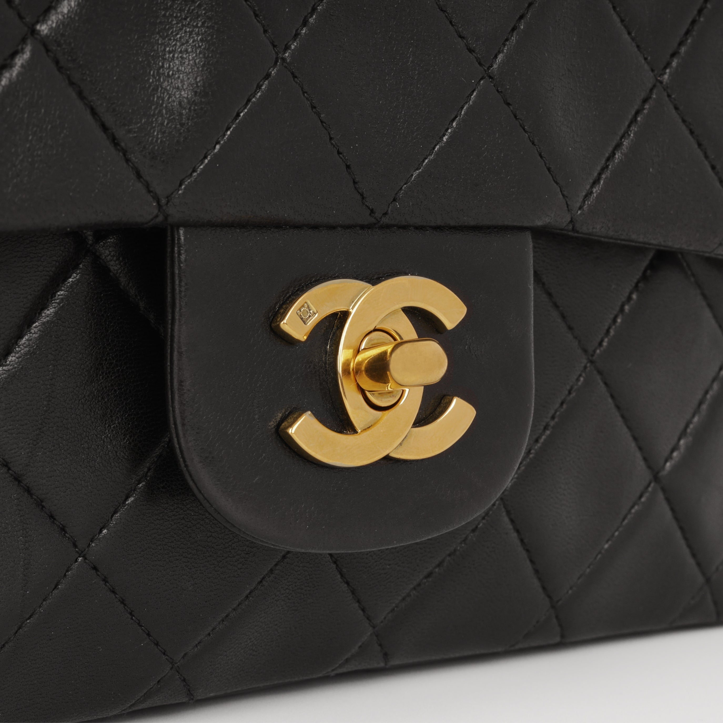 Chanel Vintage Classic Flap - Medium