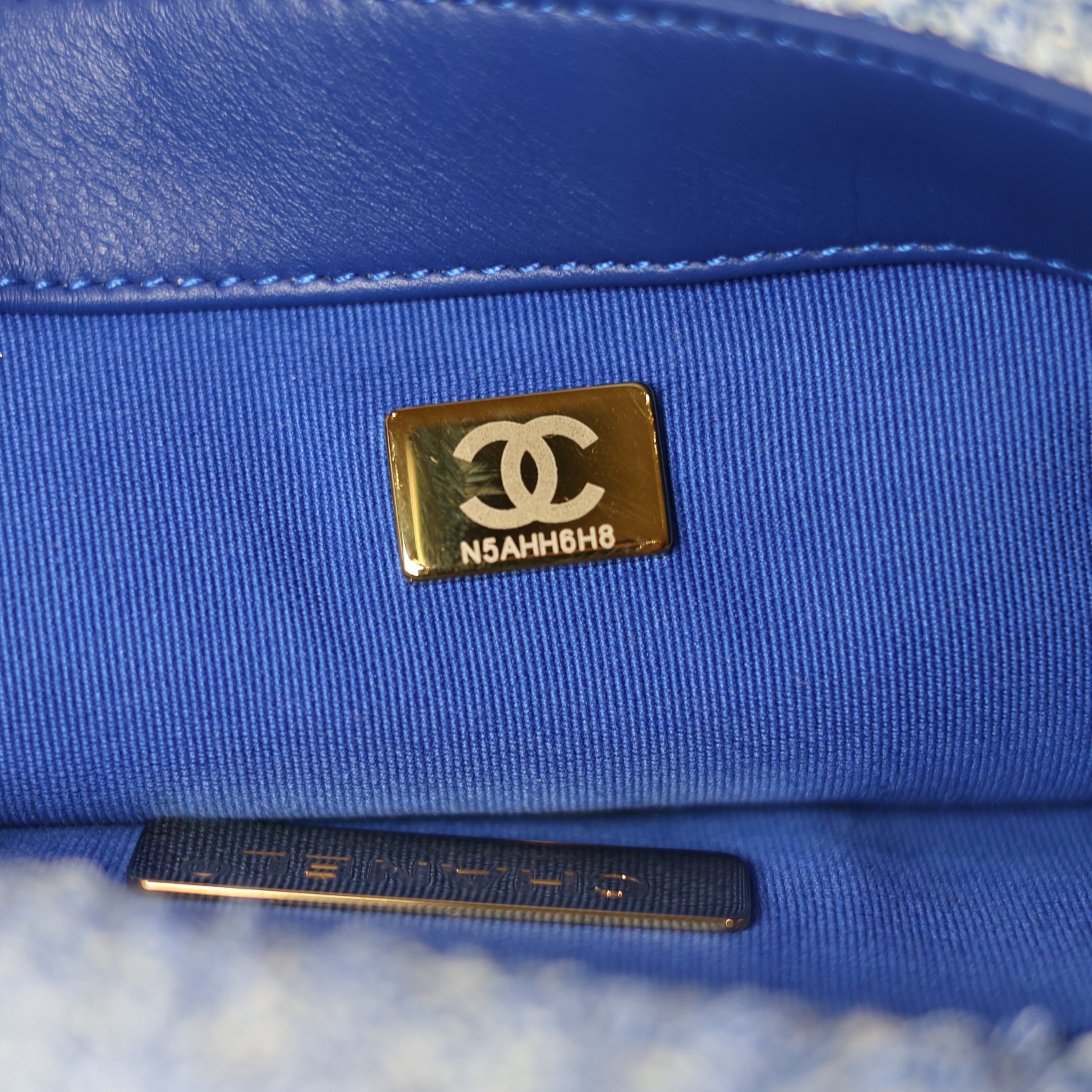 Chanel Chanel 19 - Small