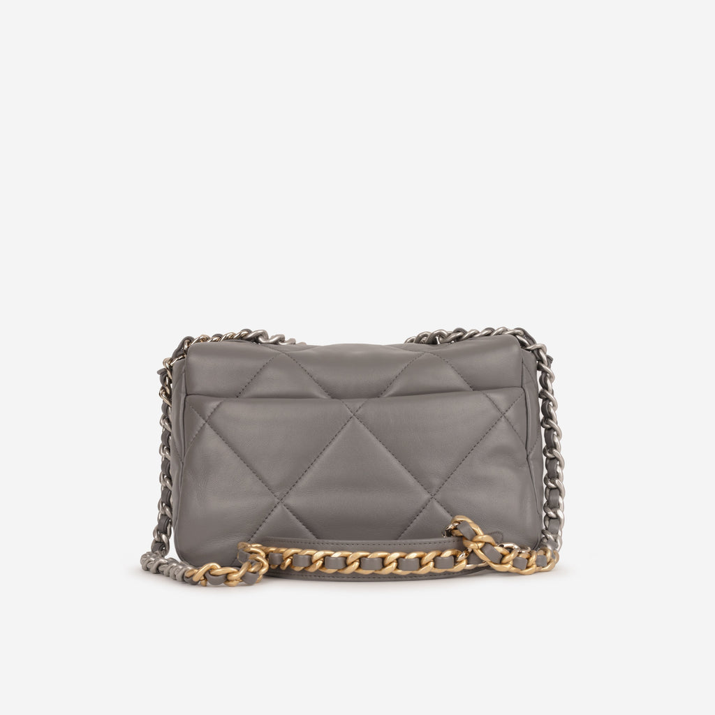 Chanel Chanel 19 - Small