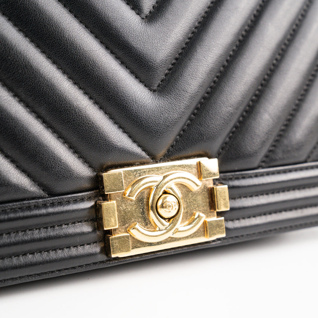 Chanel Old Medium Boy Chevron Black