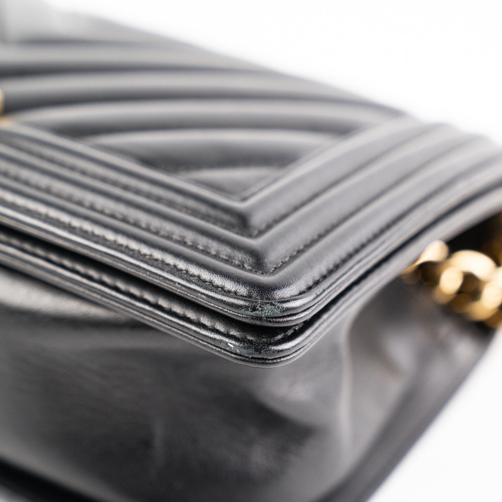 Chanel Old Medium Boy Chevron Black