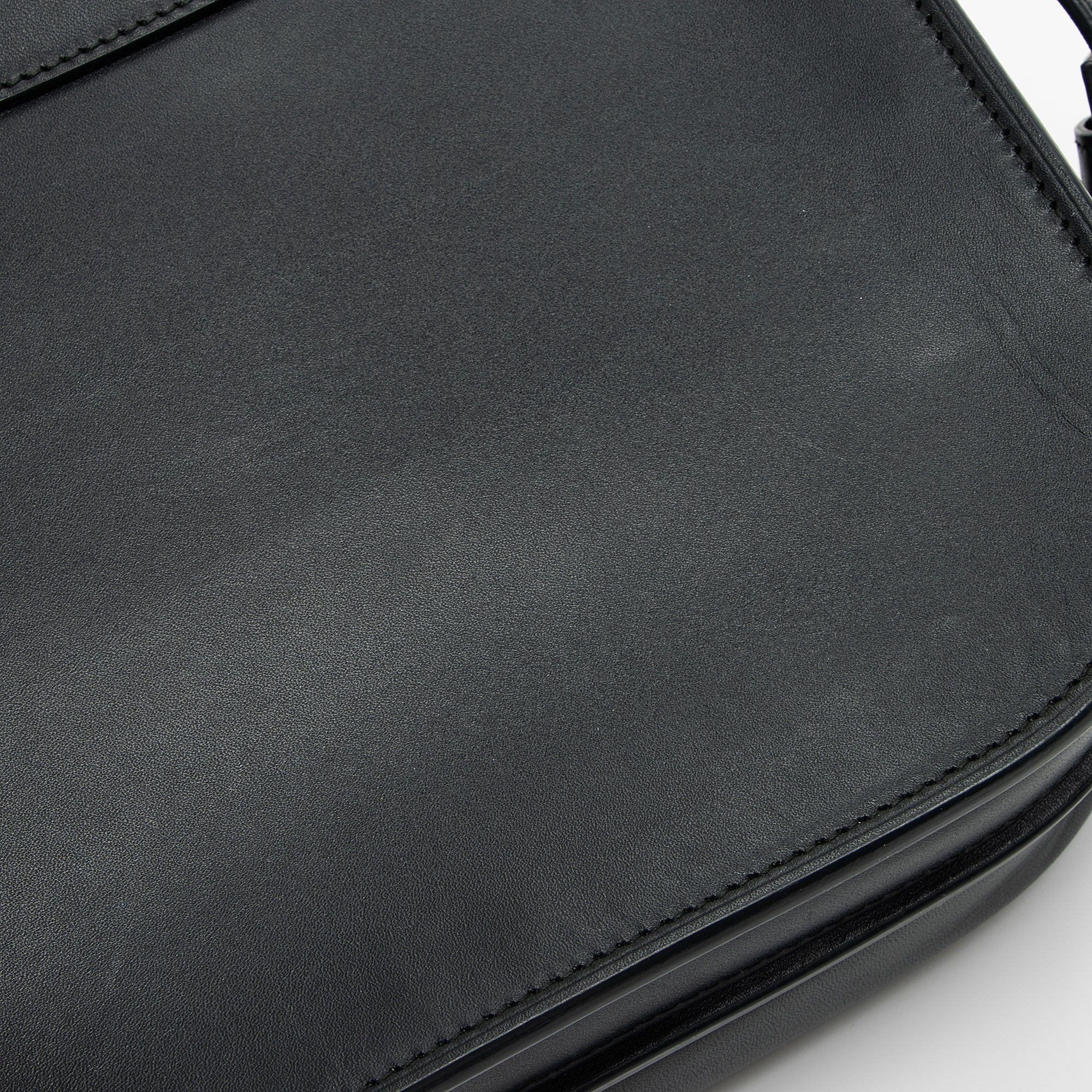 Saint Laurent Calfskin Betty Messenger (SHF-iBdBTn)