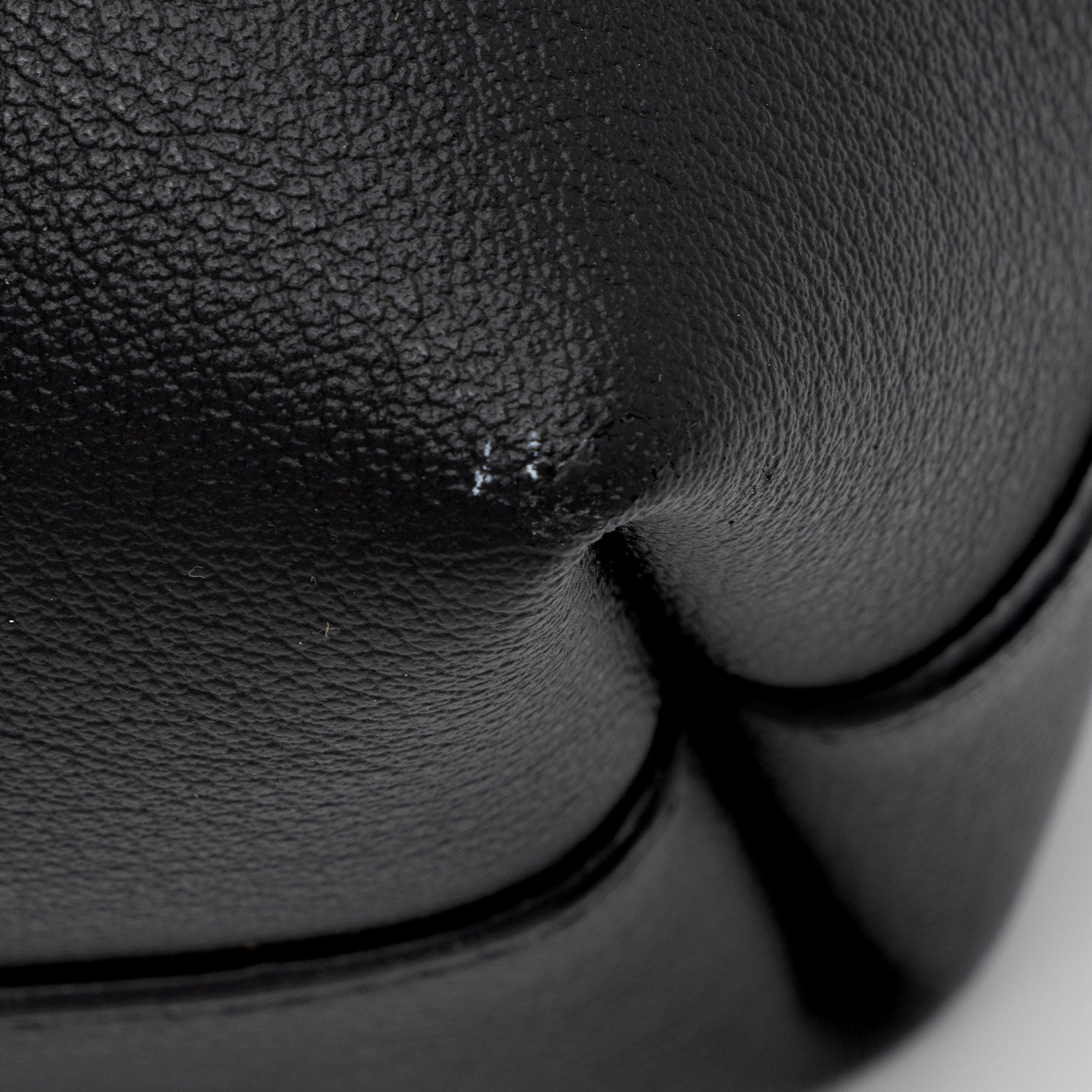 Saint Laurent Calfskin Toy Shopping Tote (SHF-v5wS8m)
