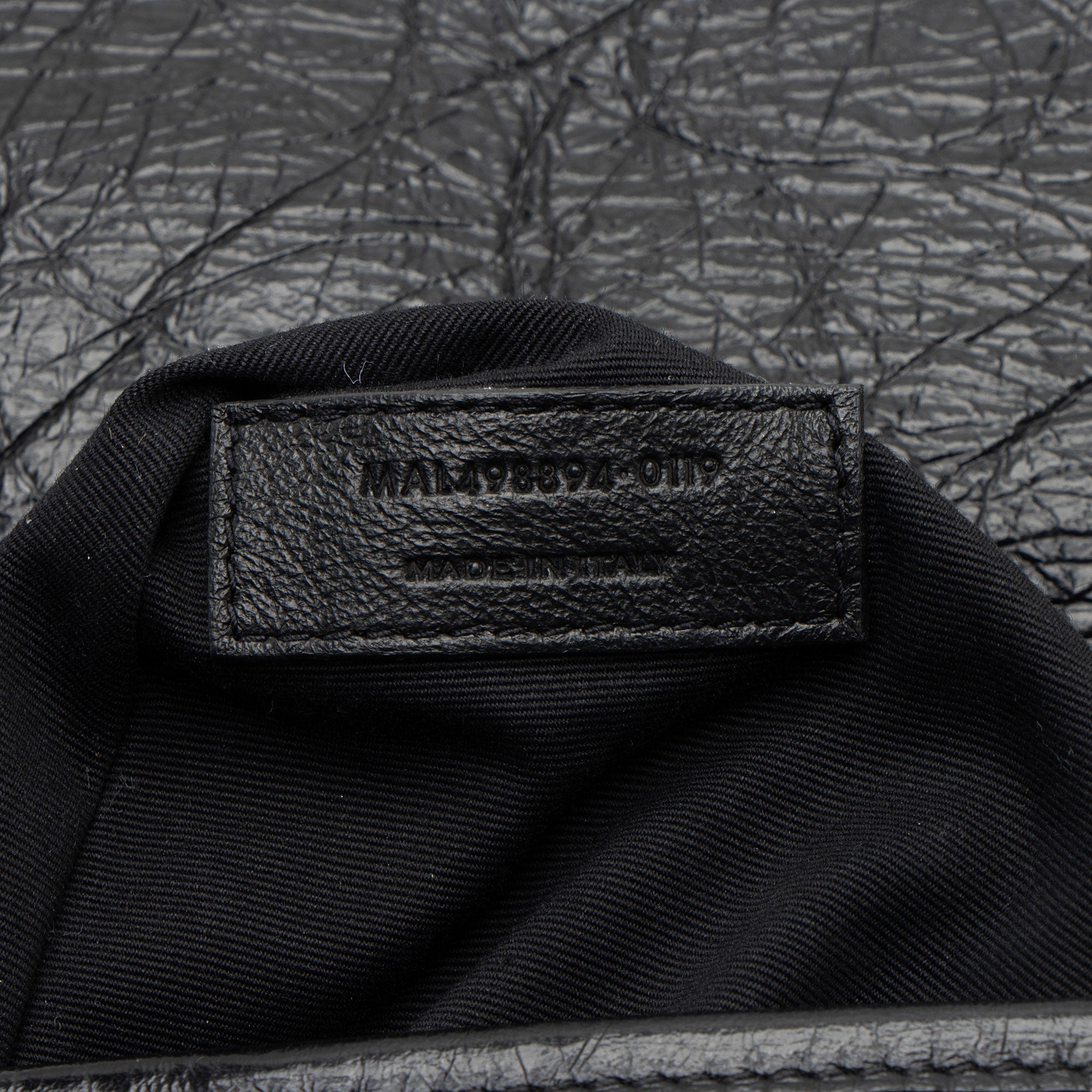 Saint Laurent Crinkled Calfskin Monogram Niki Medium Shoulder Bag (SHF-GOzKUg)