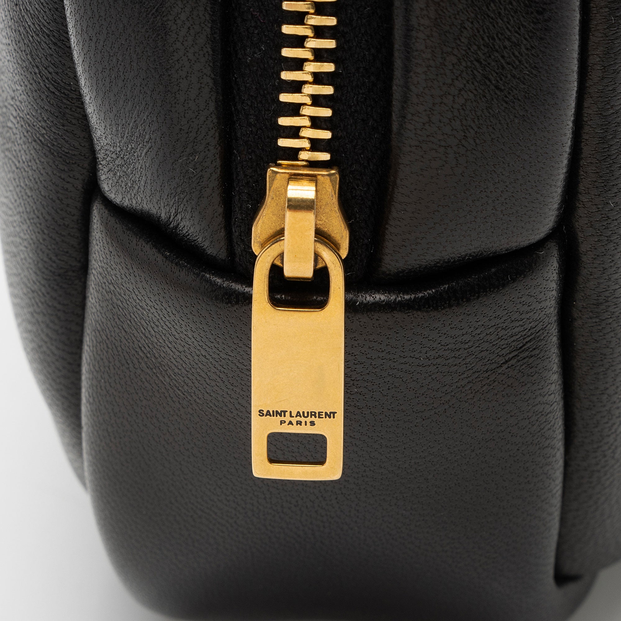 Saint Laurent Lambskin Calypso Mini Cosmetic Pouch (SHF-Ursi0c)
