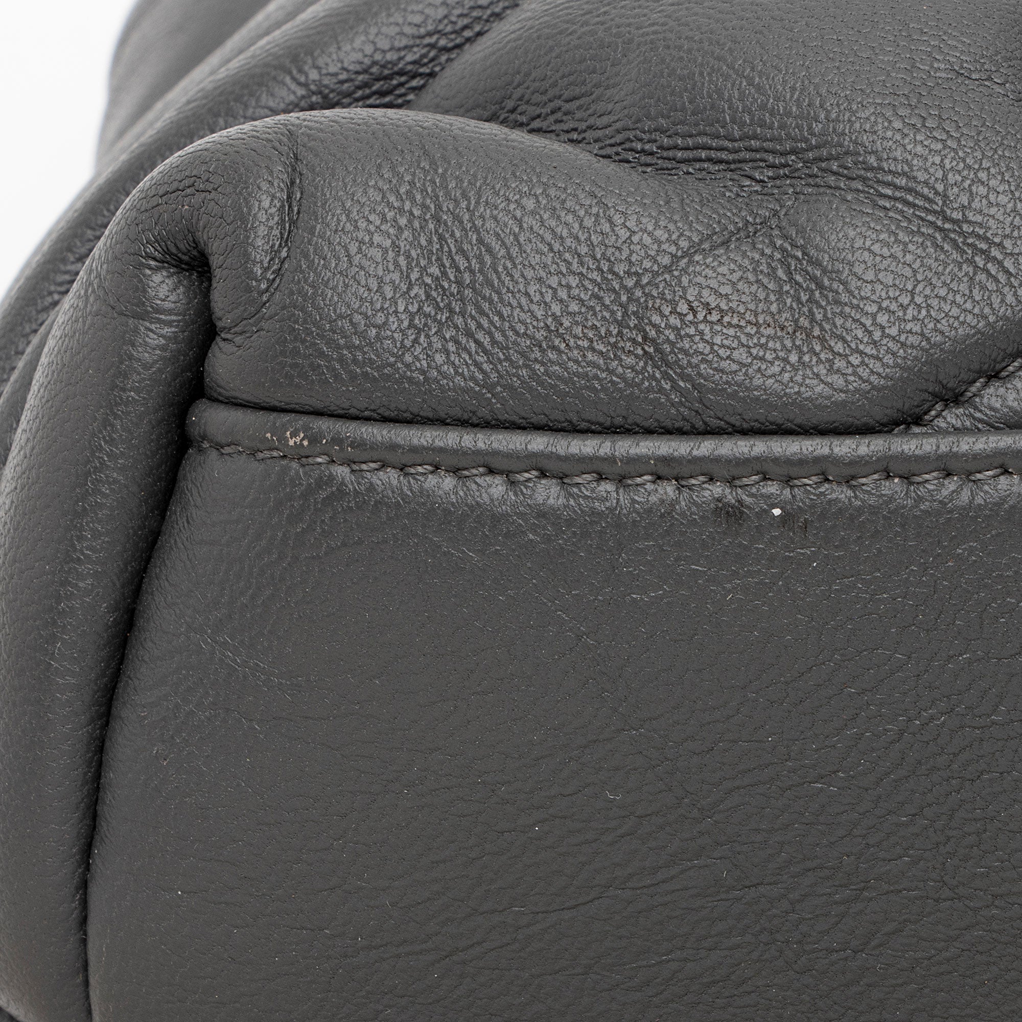 Saint Laurent Lambskin Monogram Puffer LouLou Medium Shoulder Bag (SHF-RIYiYF)