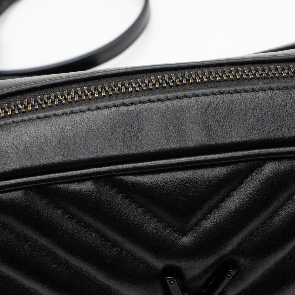 Saint Laurent Matelasse Calfskin Monogram Lou Camera Bag (SHF-pLUzLE)