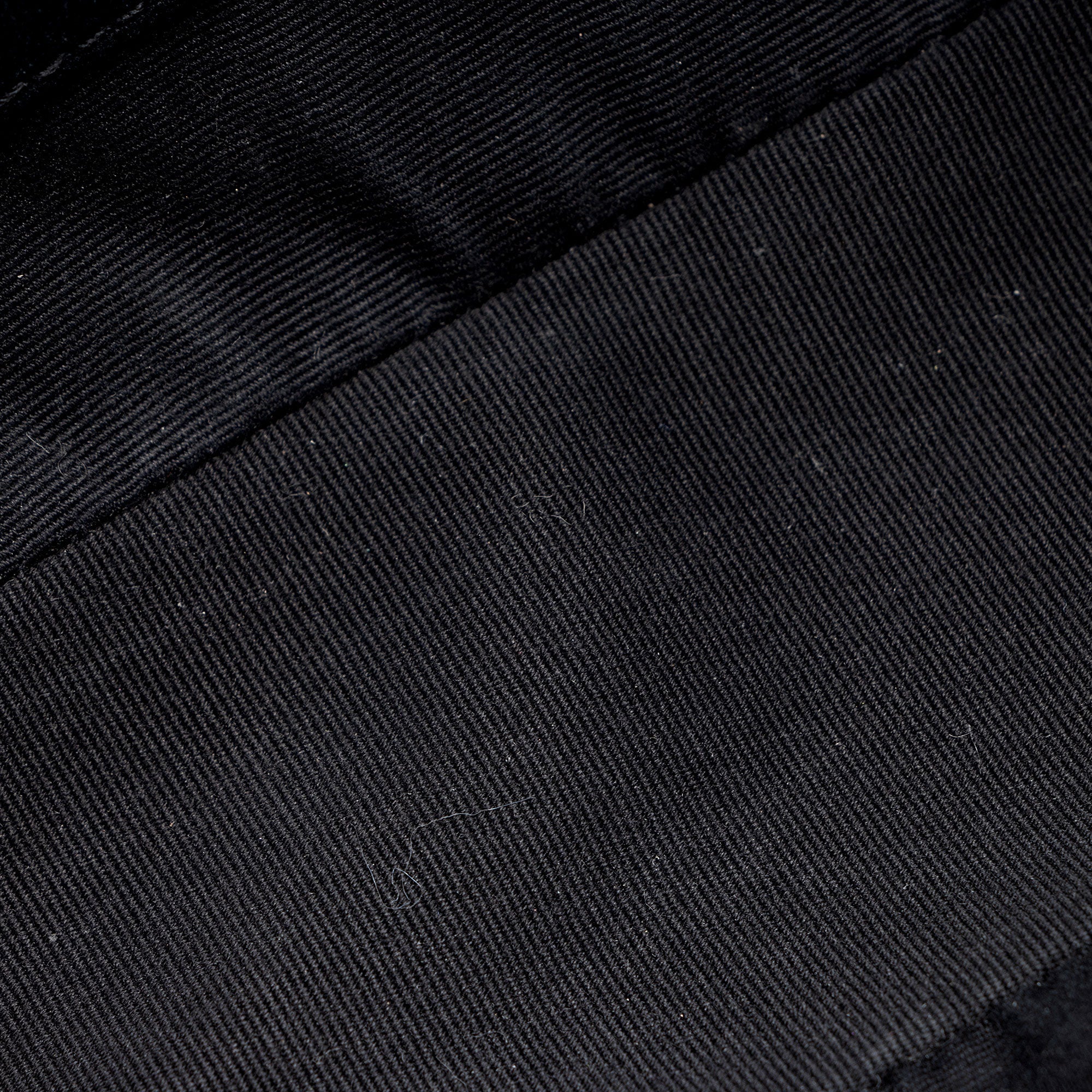 Saint Laurent Matelasse Calfskin Monogram Lou Camera Bag (SHF-wHhf08)