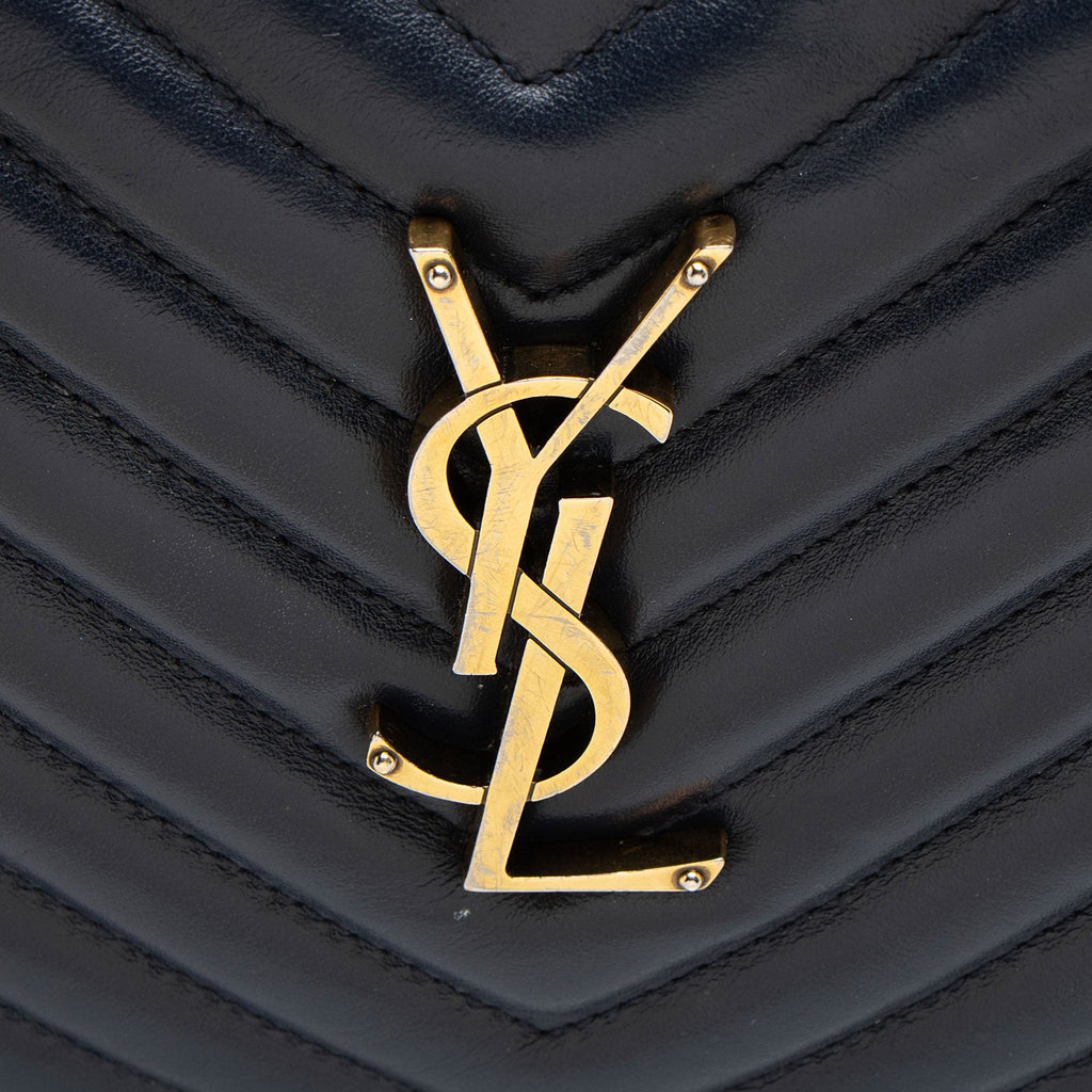 Saint Laurent Matelasse Calfskin Monogram Lou Camera Bag (SHF-JZyzw6)