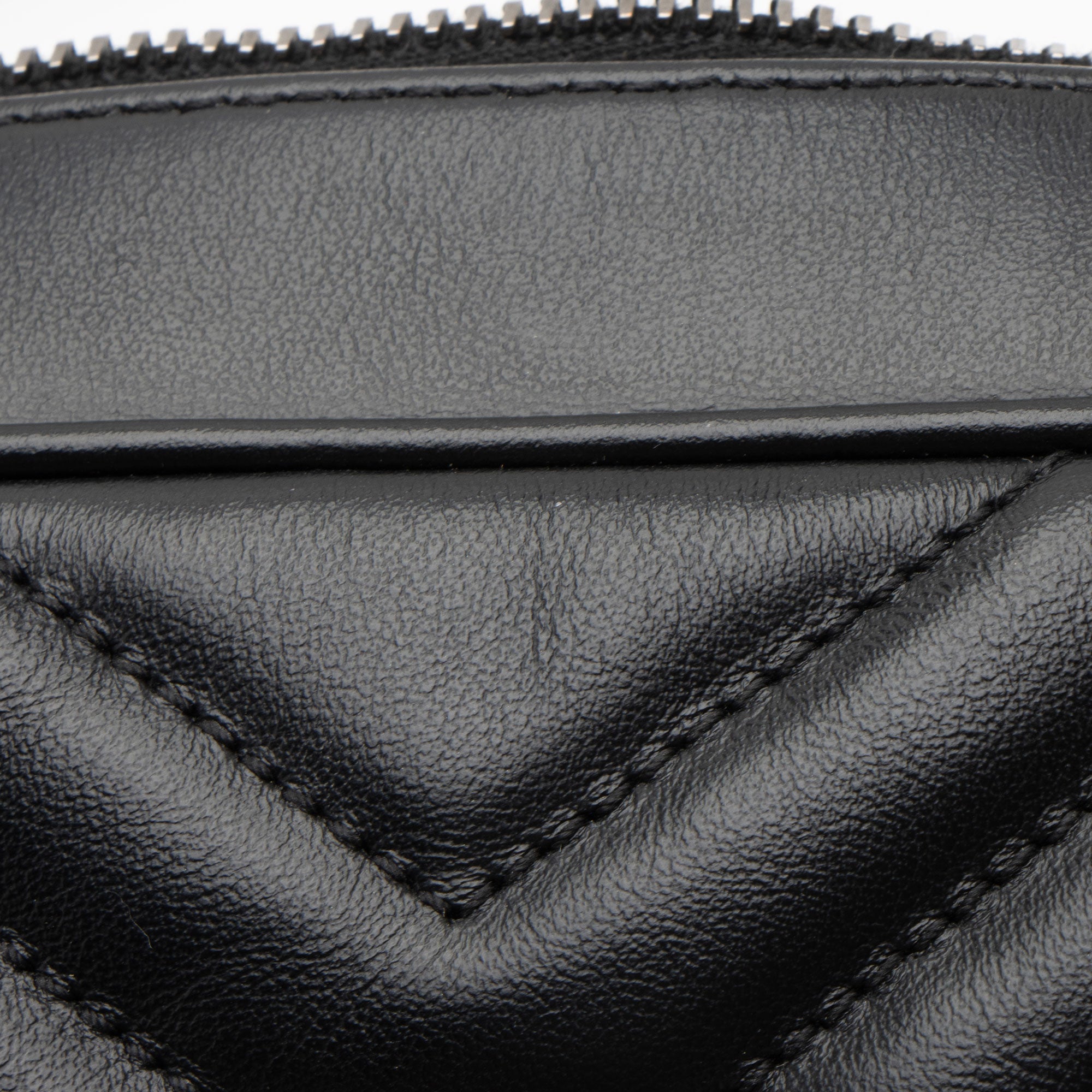 Saint Laurent Matelasse Calfskin Monogram Lou Camera Bag (SHF-rTeesm)