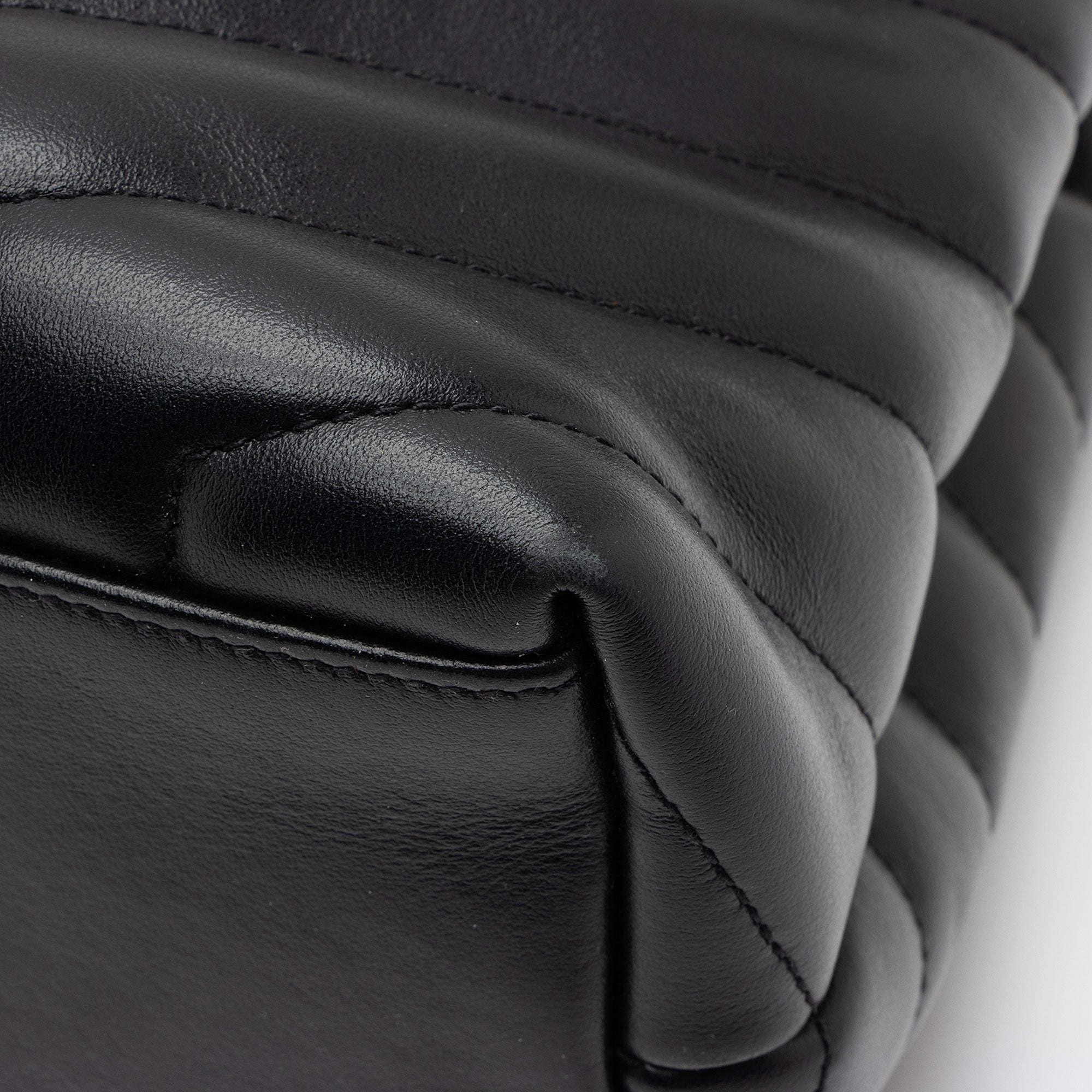 Saint Laurent Matelasse Calfskin Monogram LouLou Chain Medium Shoulder Bag (SHF-qrpSTt)