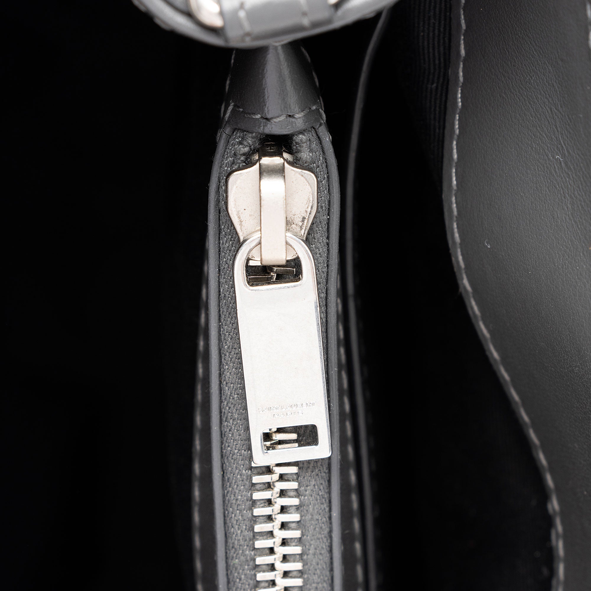 Saint Laurent Matelasse Calfskin Monogram LouLou Chain Small Crossbody (SHF-B5OsZv)