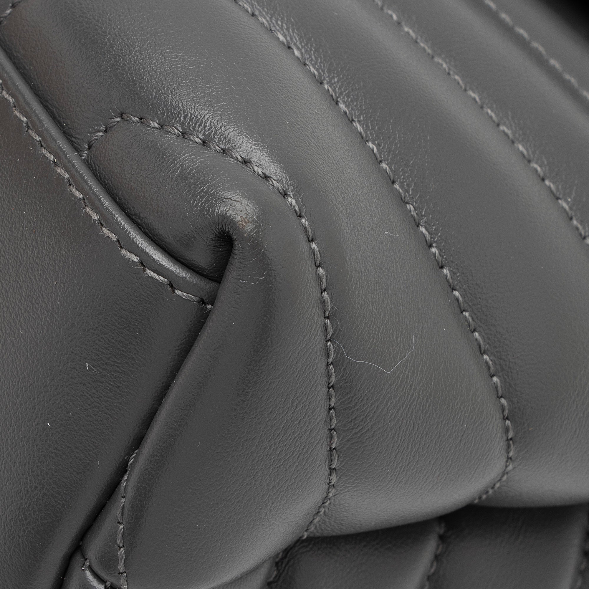Saint Laurent Matelasse Calfskin Monogram LouLou Chain Small Crossbody (SHF-B5OsZv)