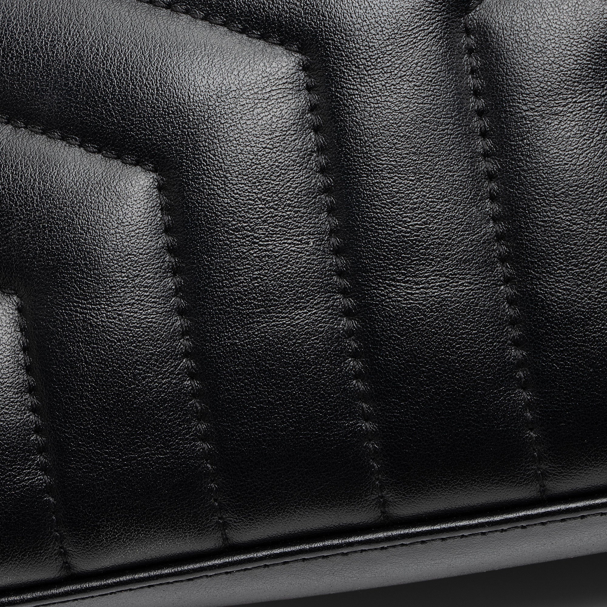 Saint Laurent Matelasse Calfskin Monogram LouLou Chain Small Crossbody (SHF-Q3tPOo)