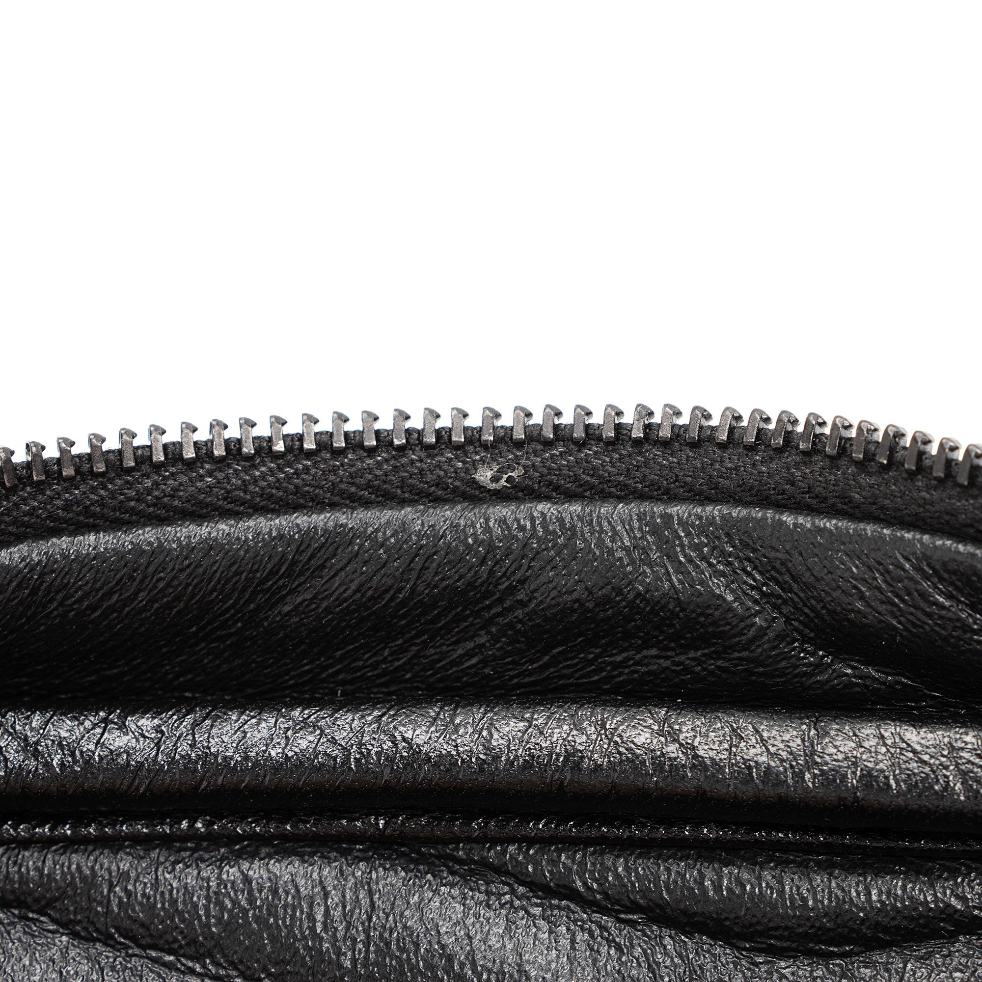 Saint Laurent Matelasse Patent Leather Monogram Lou Mini Camera Bag (SHF-xwMZnb)