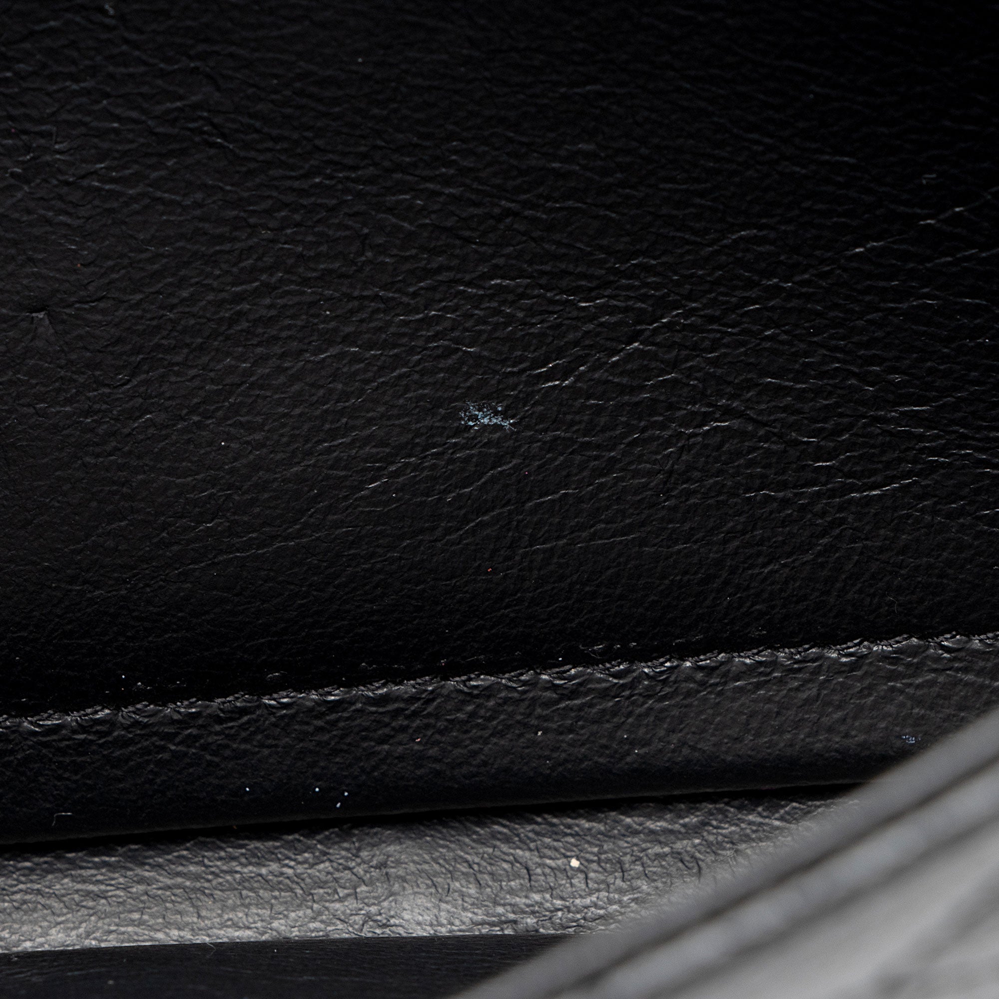 Saint Laurent Mixed Matelasse Calfskin Monogram Chain Wallet (SHF-q01O3t)