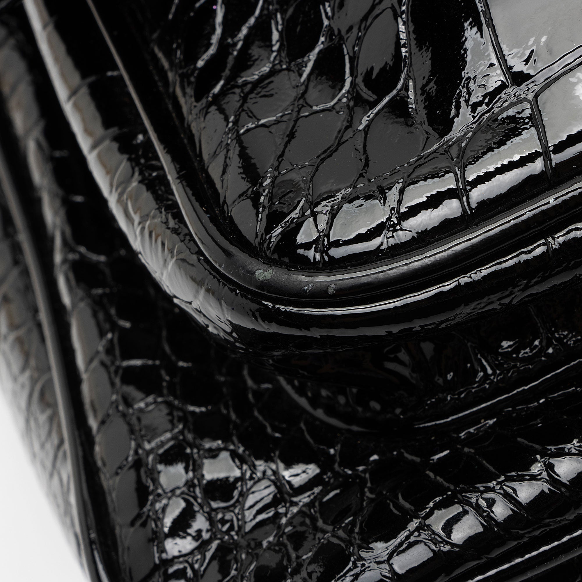 Saint Laurent Patent Croc Embossed Leather Monogram Niki Medium Shoulder Bag (SHF-zhfiM7)