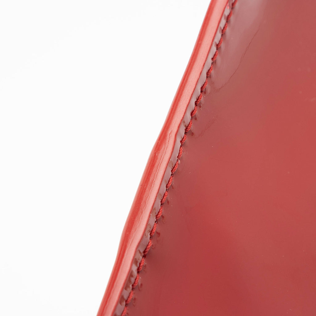 Saint Laurent Patent Leather Suzanne Small Hobo (SHF-5o8aM7)