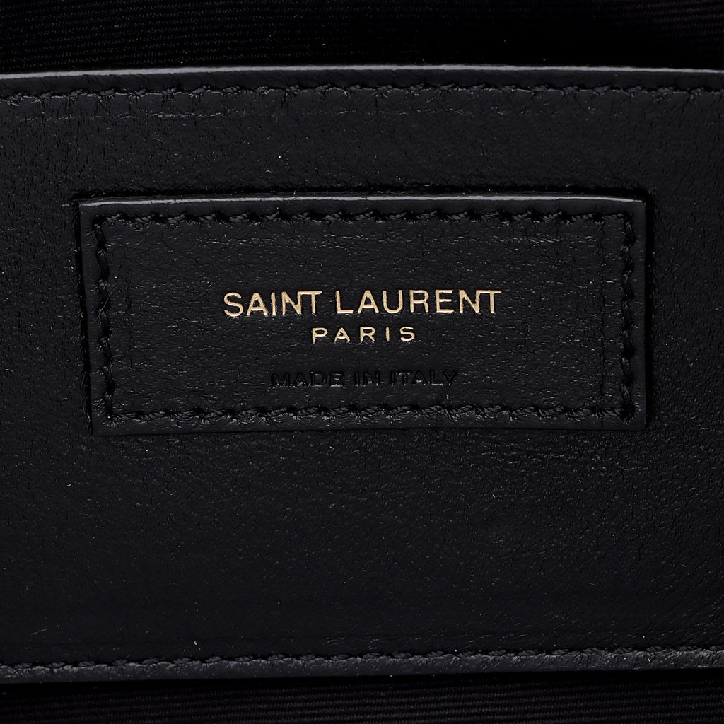 Saint Laurent Quilted Lambskin Pouch (SHF-ixv7Bg)