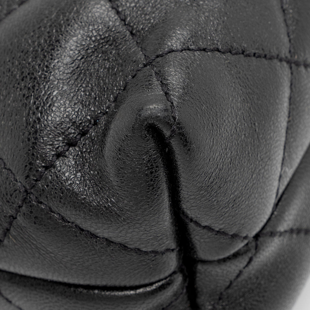 Saint Laurent Quilted Lambskin Pouch (SHF-wmqUwV)