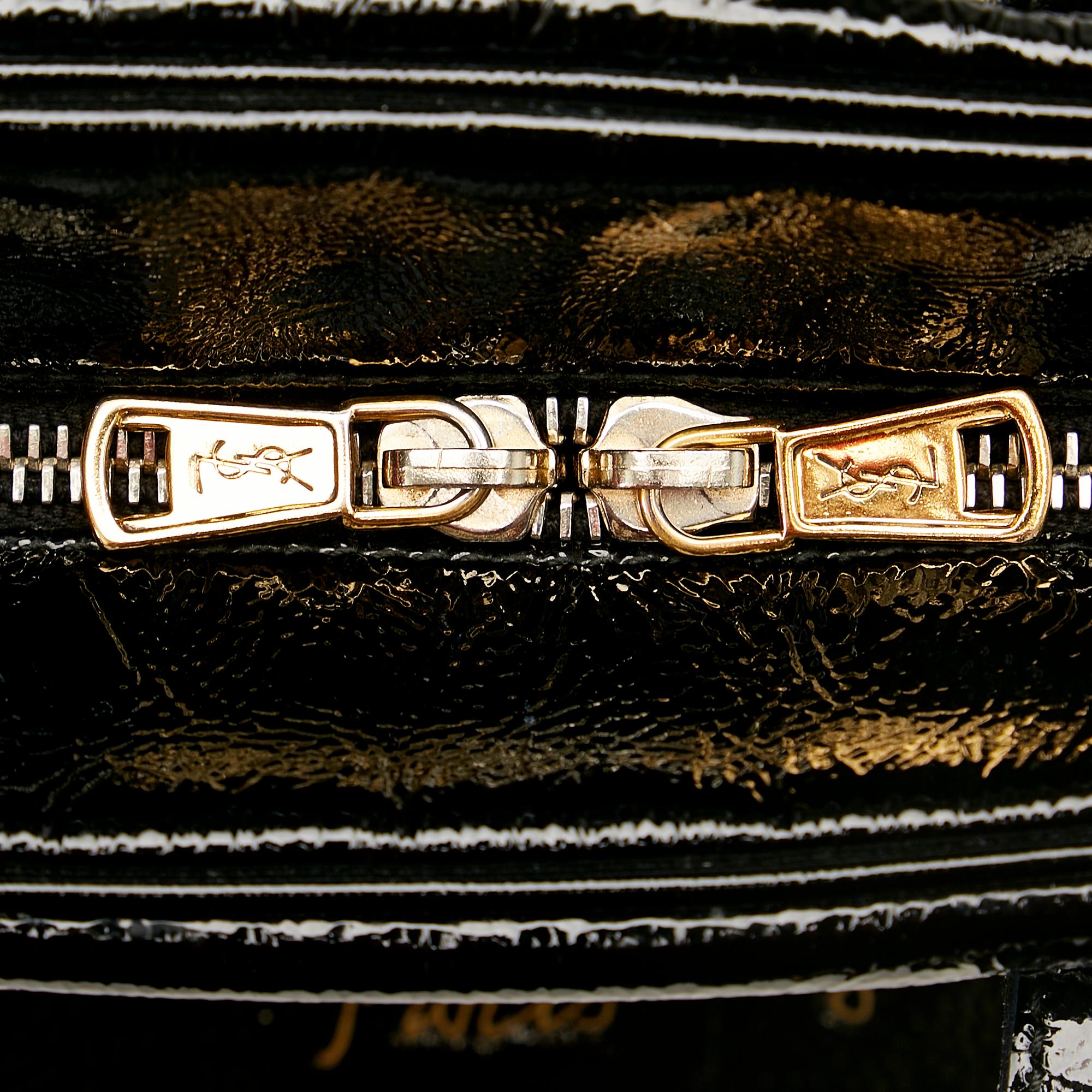 Saint Laurent Y Mail Patent Leather Handbag (SHG-25706)