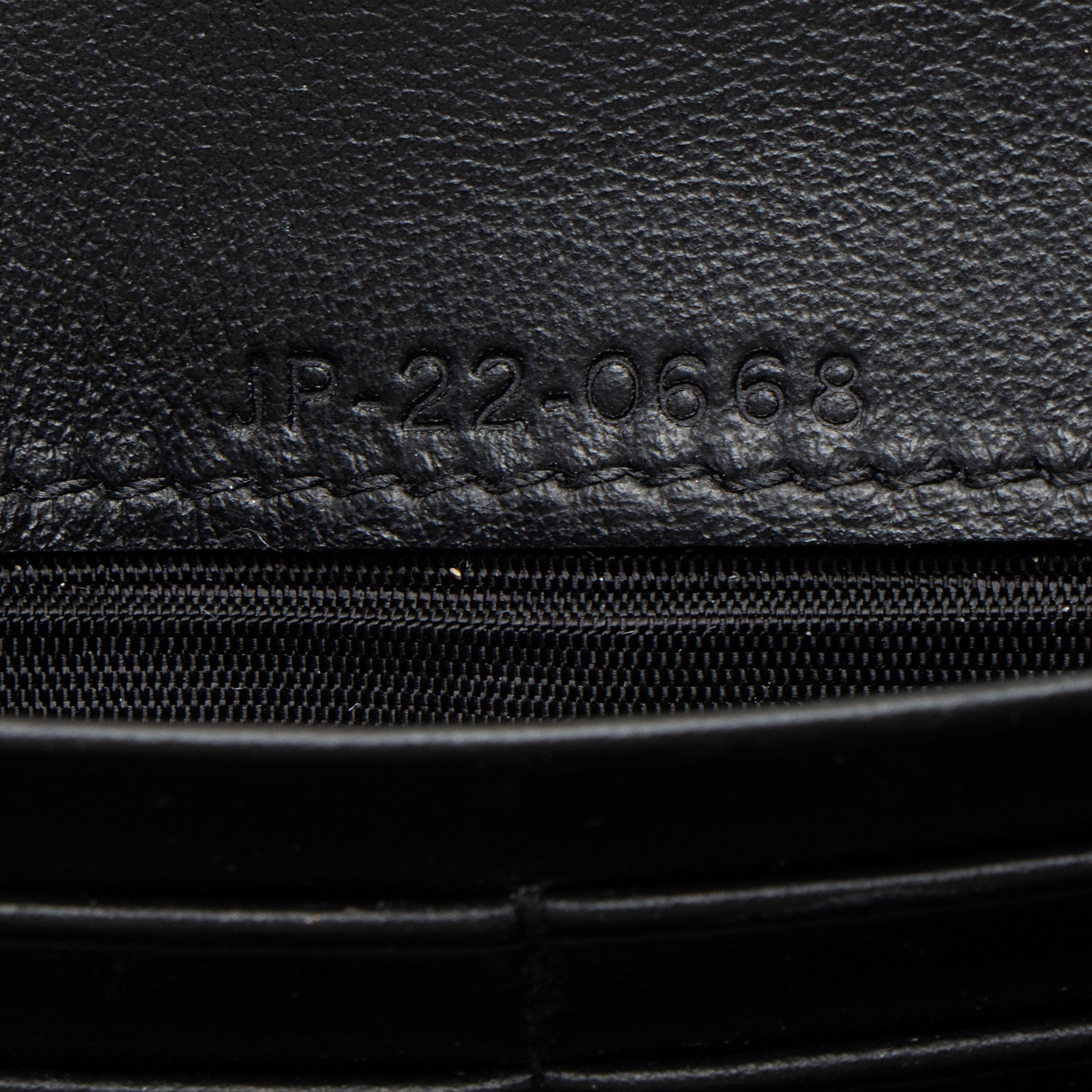 Salvatore Ferragamo Calfskin Hug Wallet on Chain